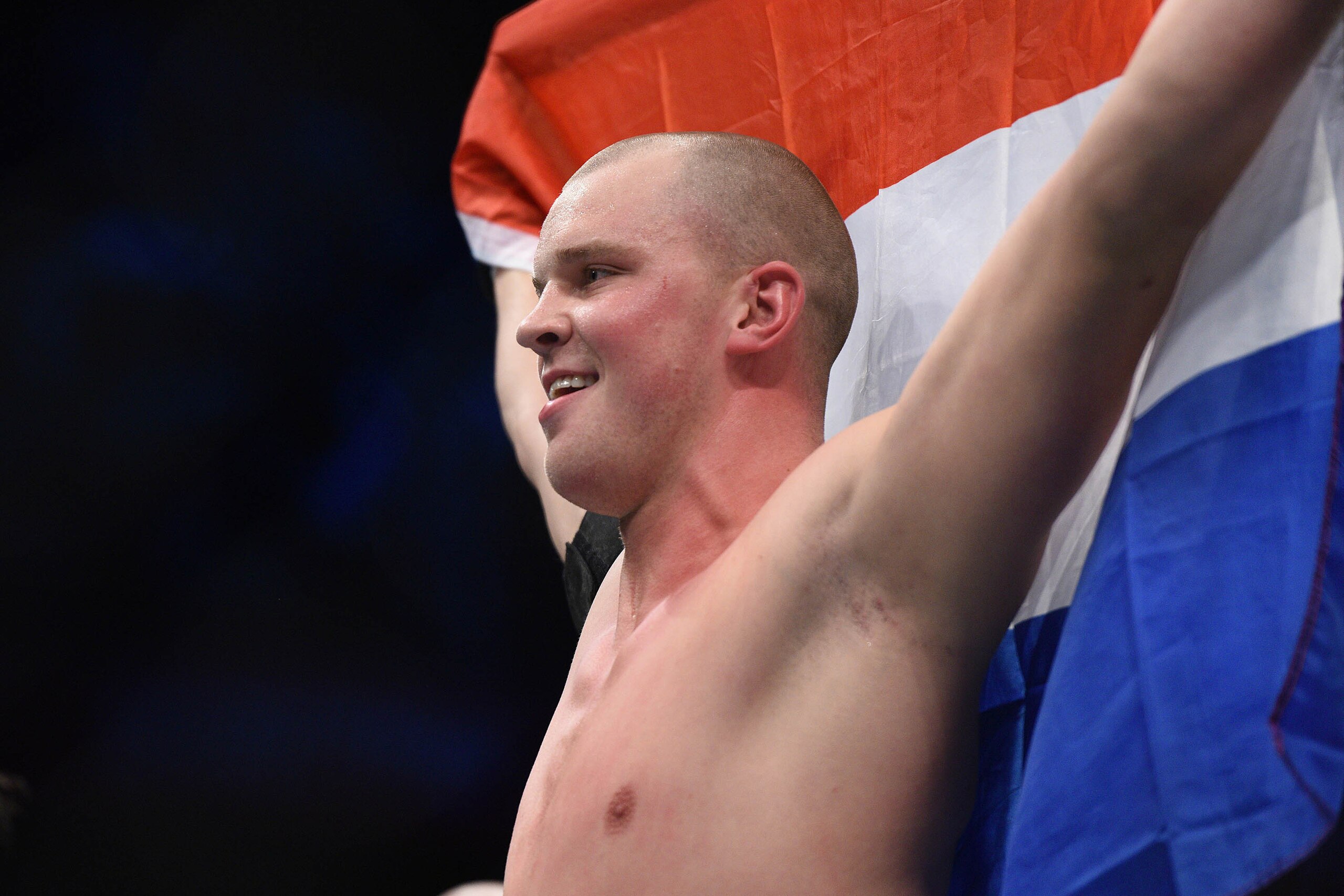Stefan Struve is back and he's still very, very tall.