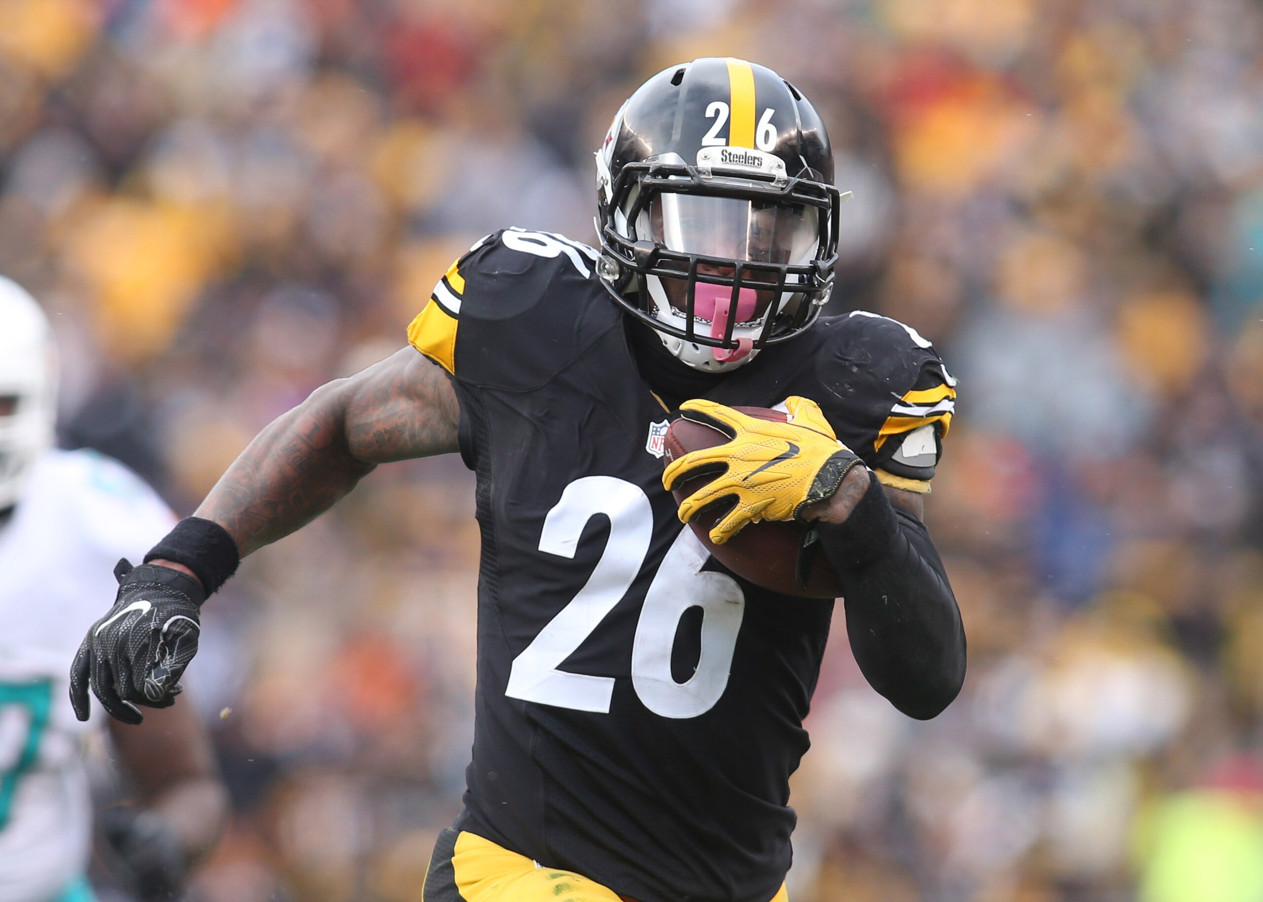Le'Veon Bell was in no rush to sign his franchise tender.
