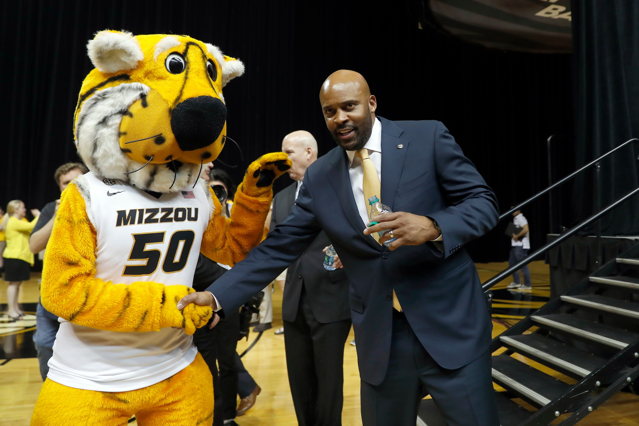 With a lot of help from Michael Porter Jr. and Jontay Porter, Cuonzo Martin should lead Missouri to one heck of a bounce-back year.