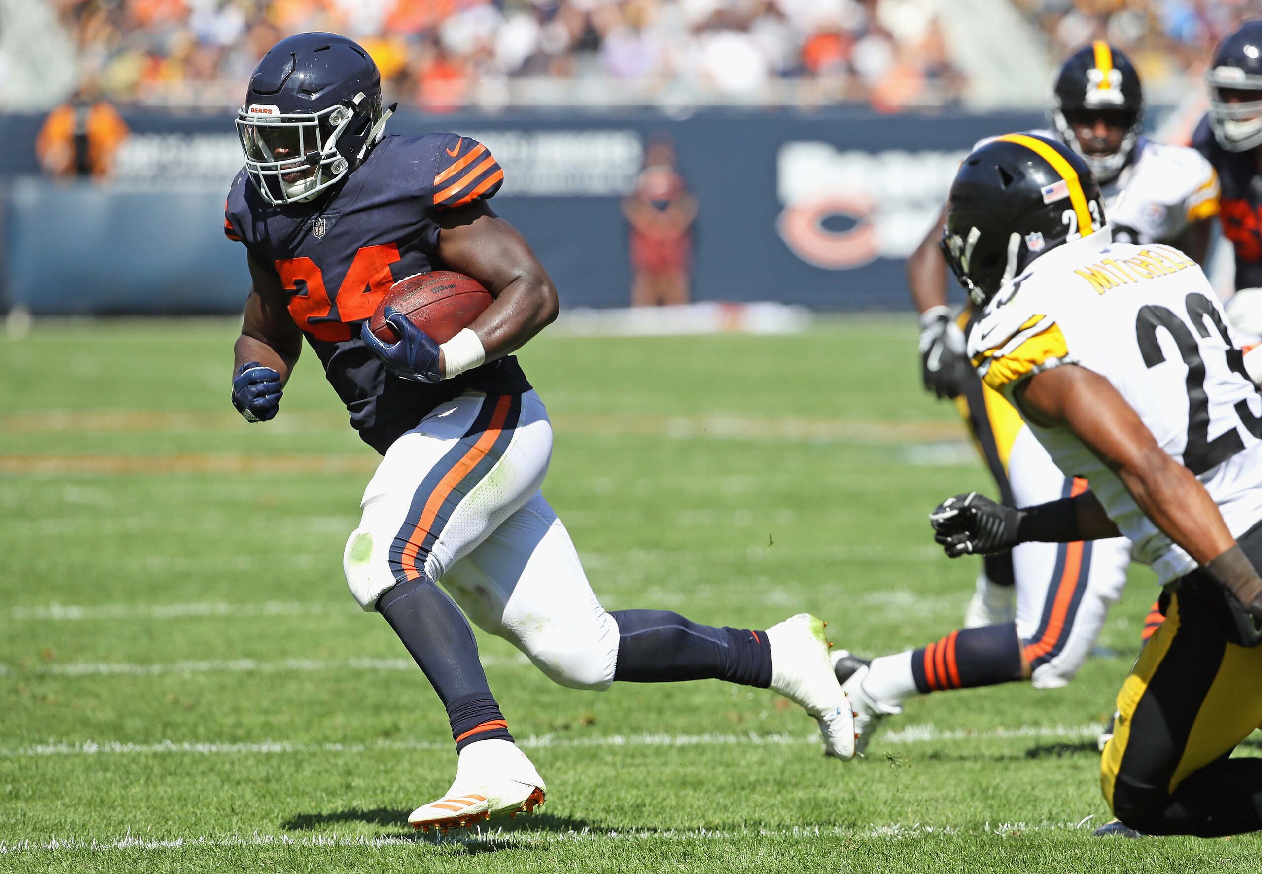 CHICAGO, IL - SEPTEMBER 24:  Jordan Howard #24 of the Chicago Bears breaks away from Mike Mitchell #23 of the Pittsburgh Steelers at Soldier Field on September 24, 2017 in Chicago, Illinois. The Bears defeated the Steelers 23-17 in overtime.  (Photo by Jo