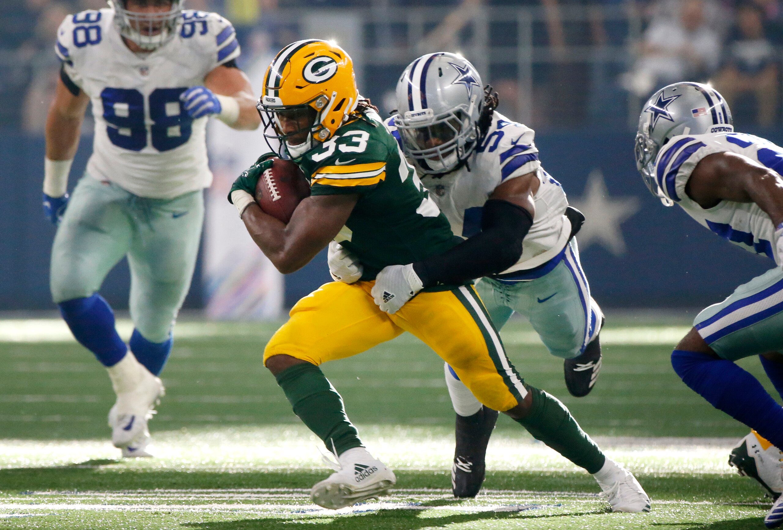 The Packers would be wise to keep Aaron Jones in the mix.