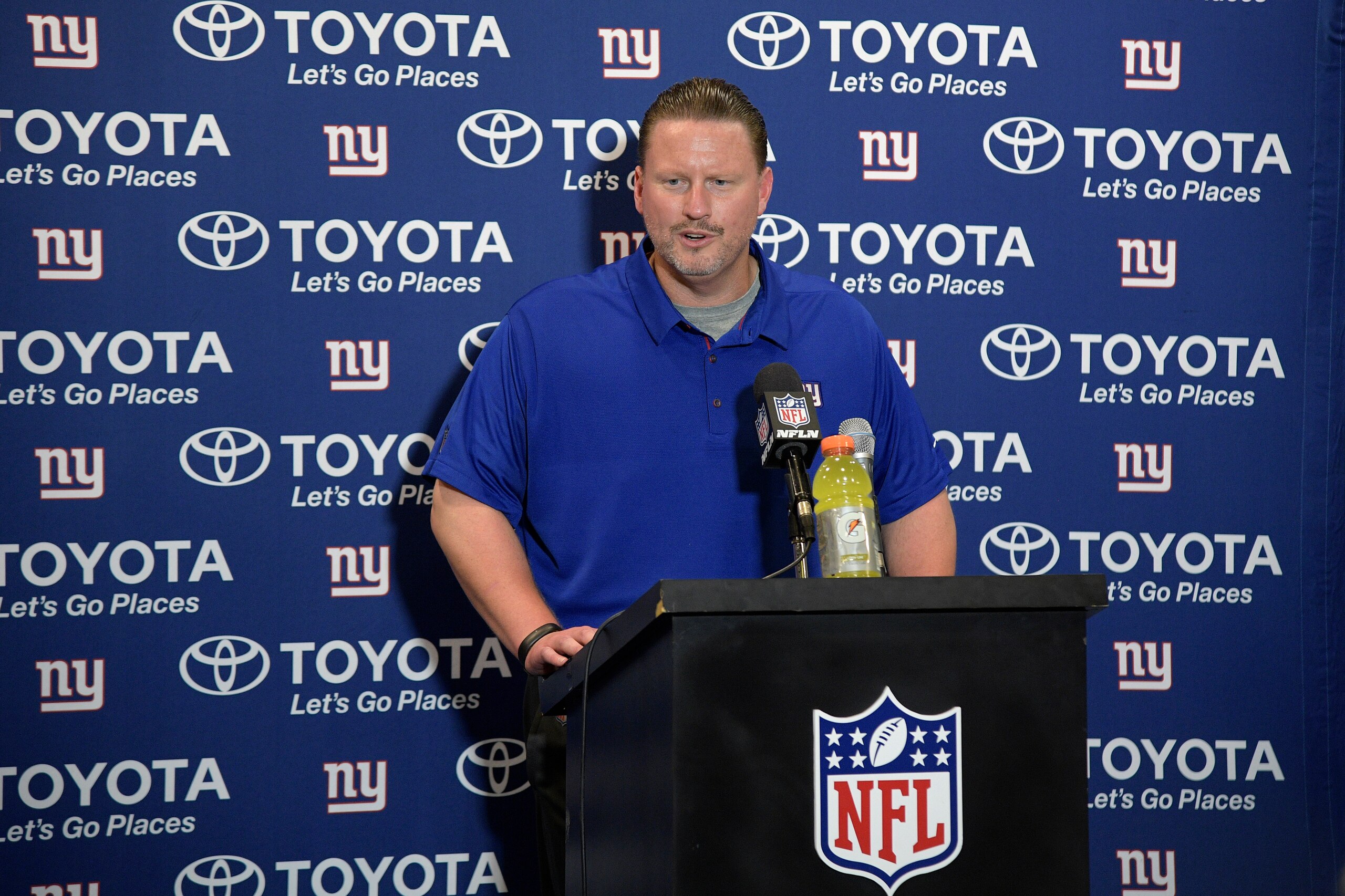 Ben McAdoo's Giants are off to a surprisingly horrendous start.