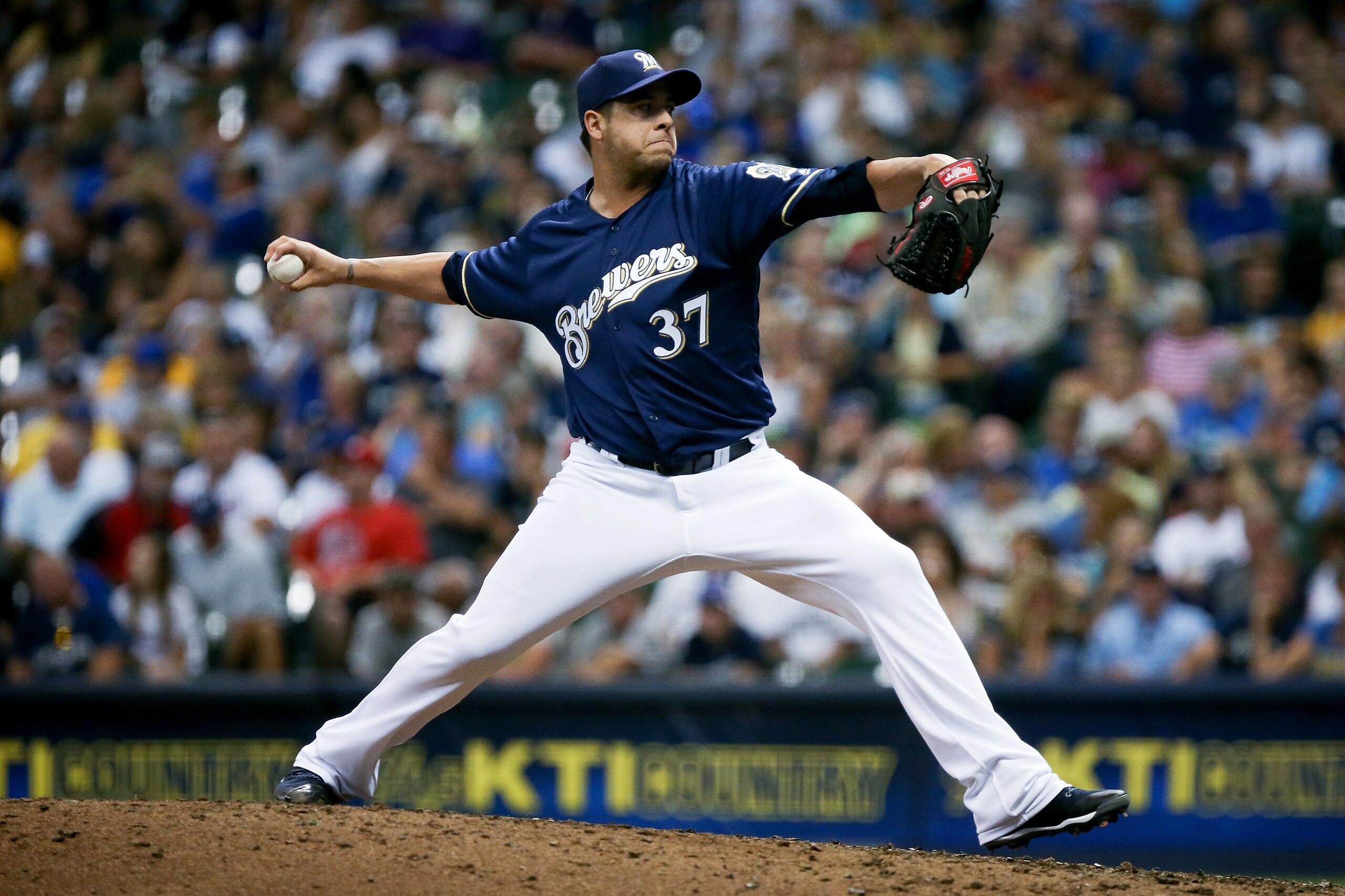 The Milwaukee Brewers should bring back Anthony Swarzak or another high-leverage reliever. The Milwaukee Brewers should bring back Anthony Swarzak or another high-leverage reliever.