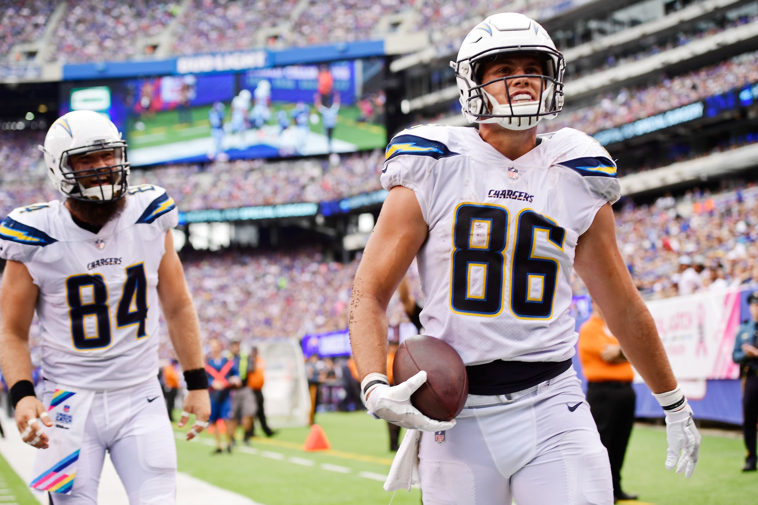 The Chargers are making an effort to get Hunter Henry the ball.