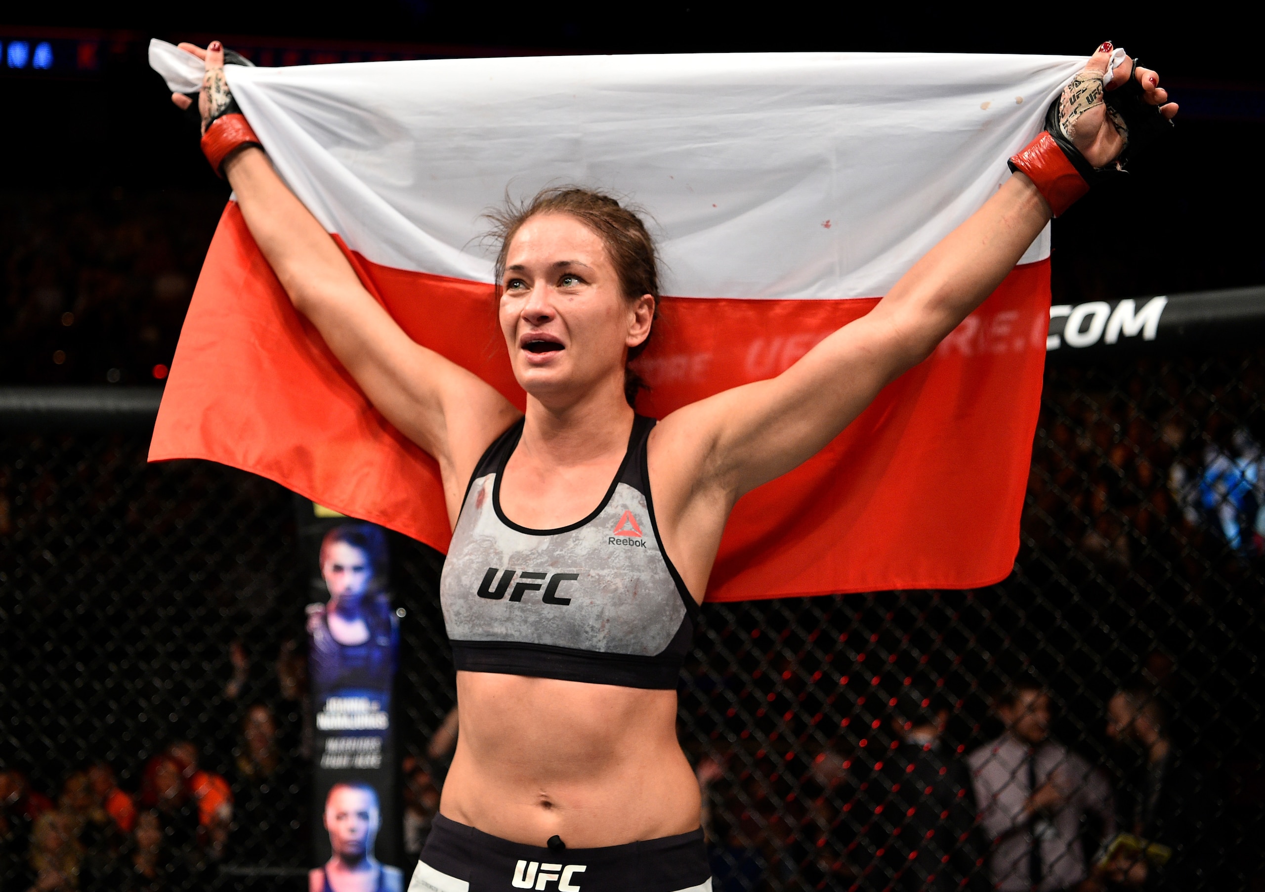 Karolina Kowalkiewicz was supposed to give her hometown fans a feelgood win. And she actually did it!