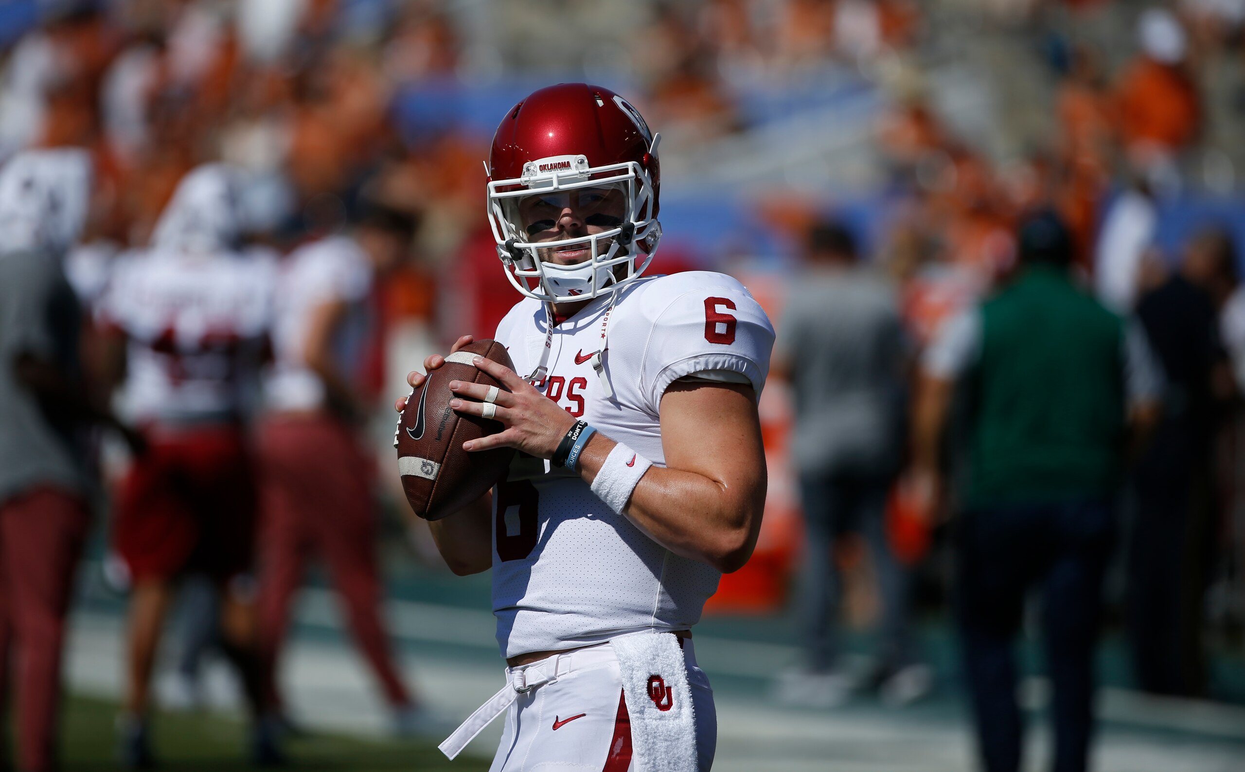 Baker Mayfield makes Oklahoma's potent offense hum.