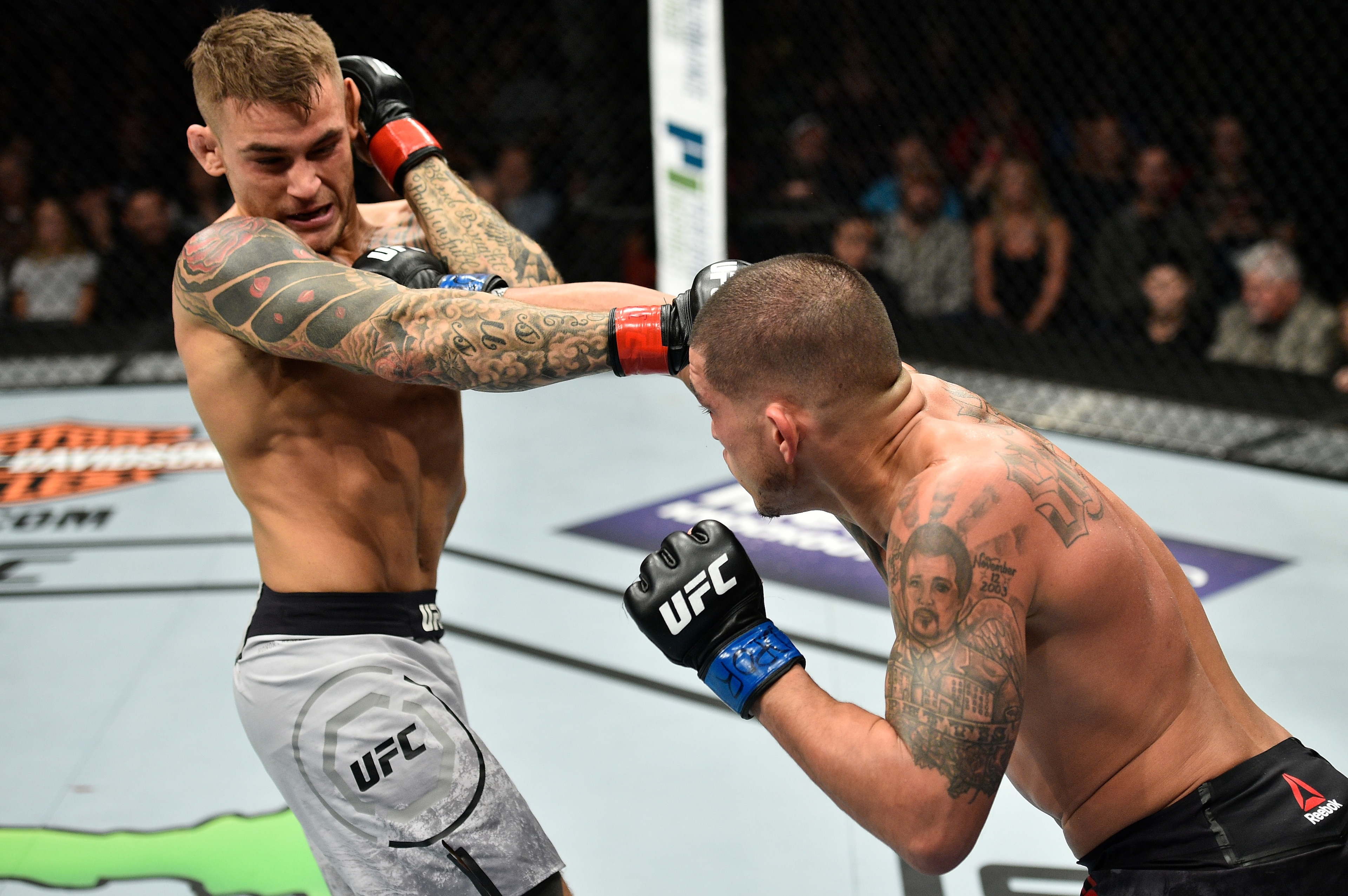 Dustin Poirier (left) and Anthony Pettis
