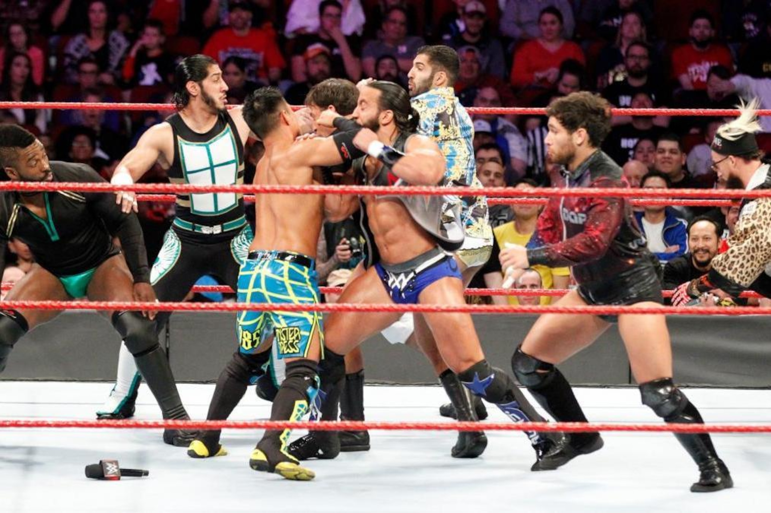 Most of the cruiserweight division is chasing Enzo Amore's title.