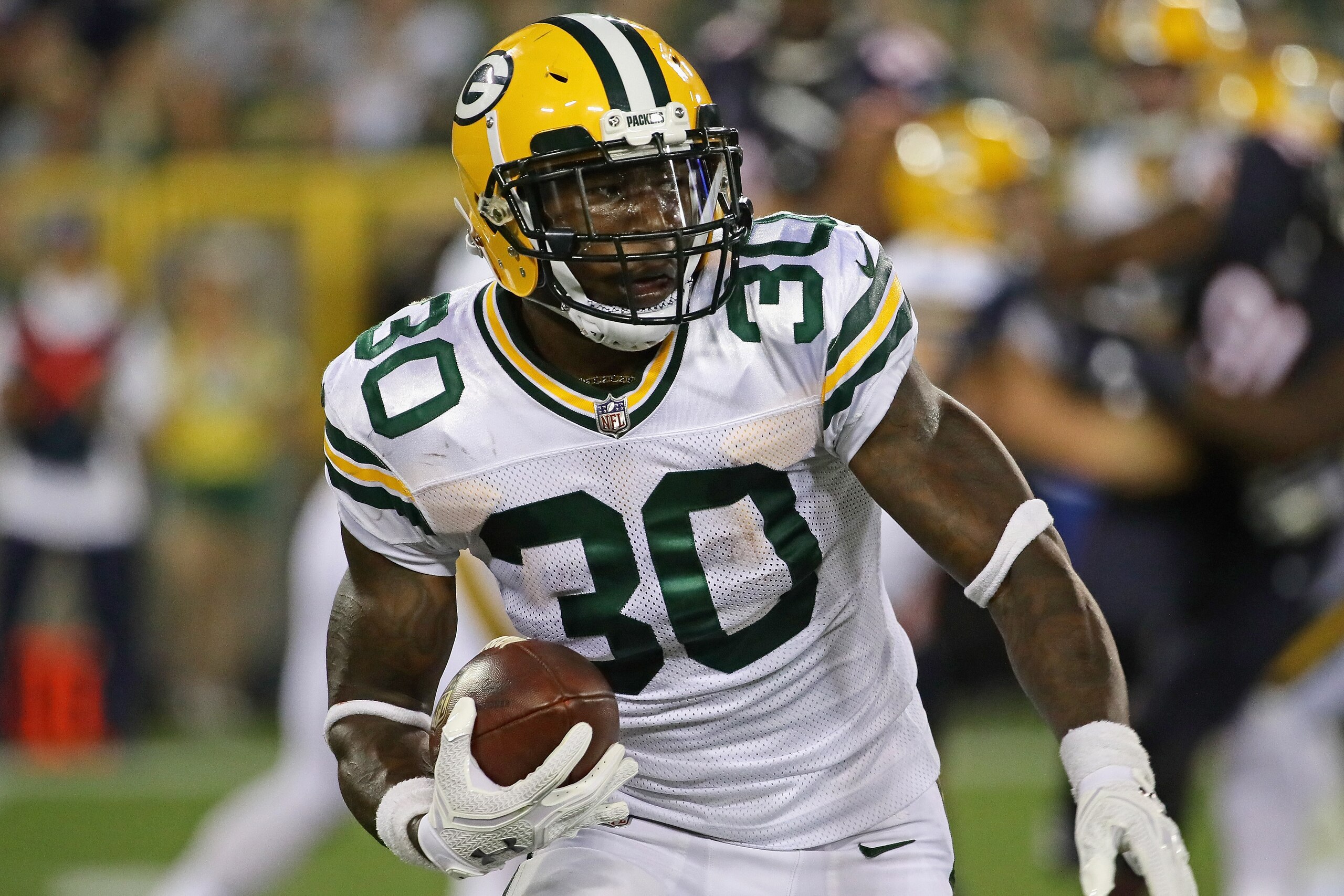 Jamaal Williams helped the Packers keep their playoff hopes alive.