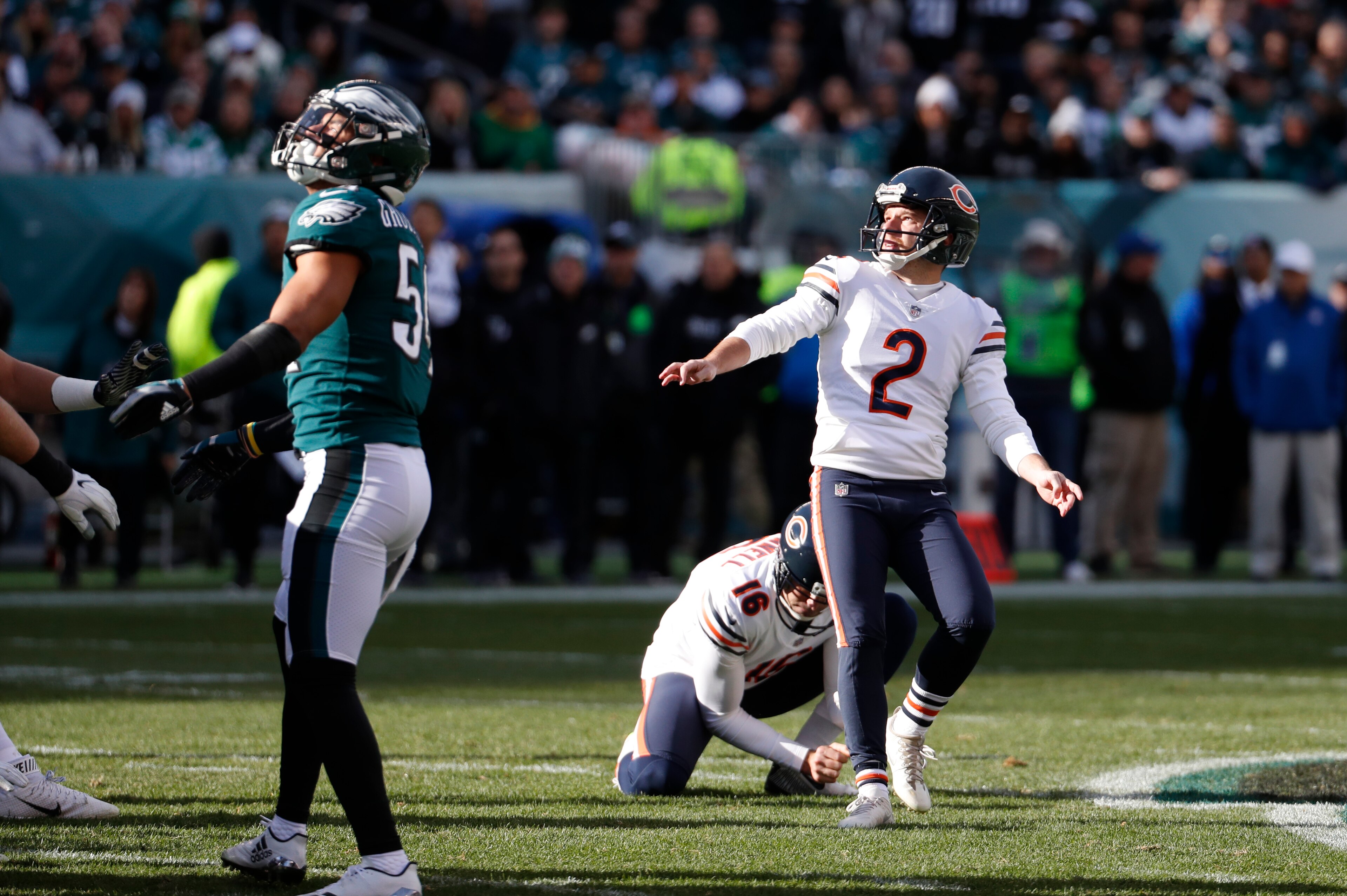 Chicago Bears' Cairo Santos (2) watches after missing a field goal during the first half of an NFL football game against the Philadelphia Eagles, Sunday, Nov. 26, 2017, in Philadelphia. (AP Photo/Chris Szagola)