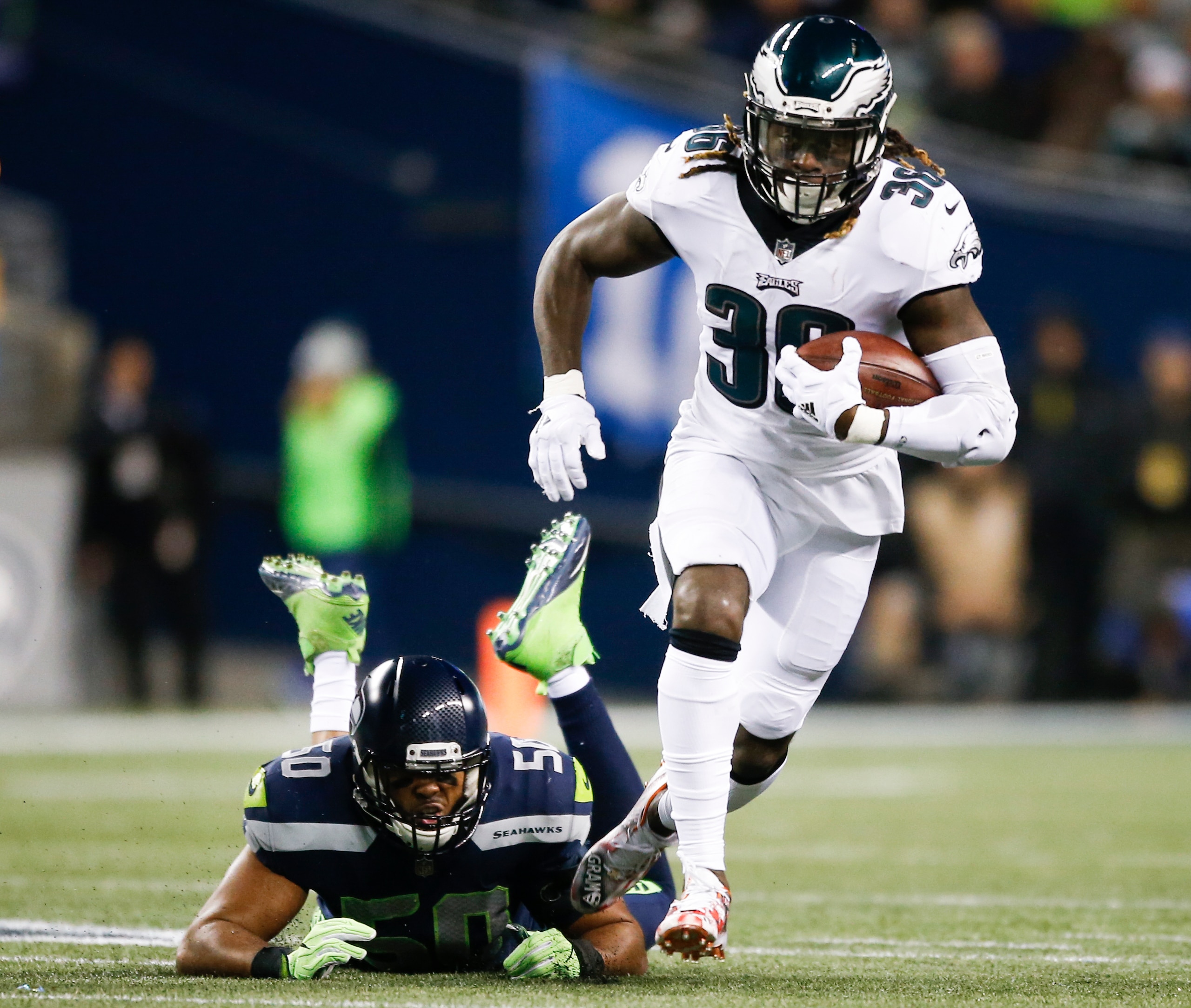 Leading the Eagles in carries didn't help Jay Ajayi's fantasy production.