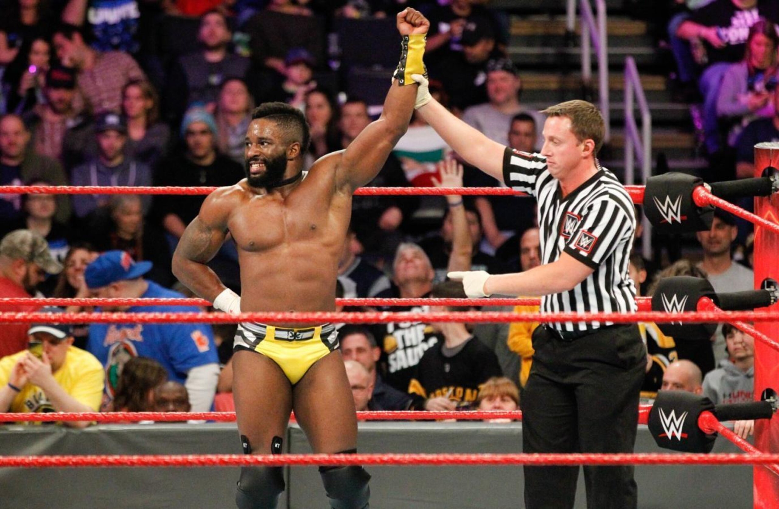 Cedric Alexander celebrating another win over Drew Gulak.