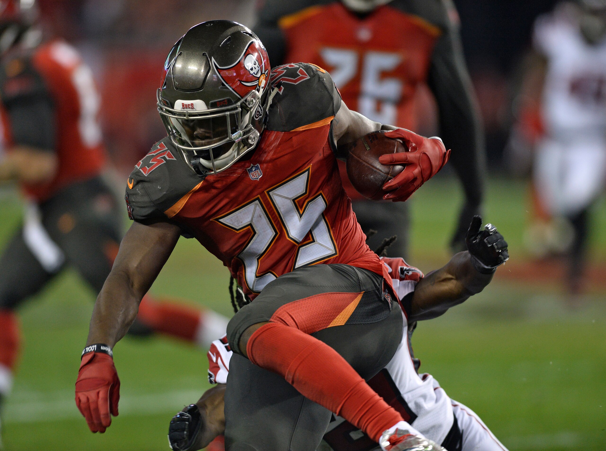 The Buccaneers turned back to Peyton Barber in Week 15.