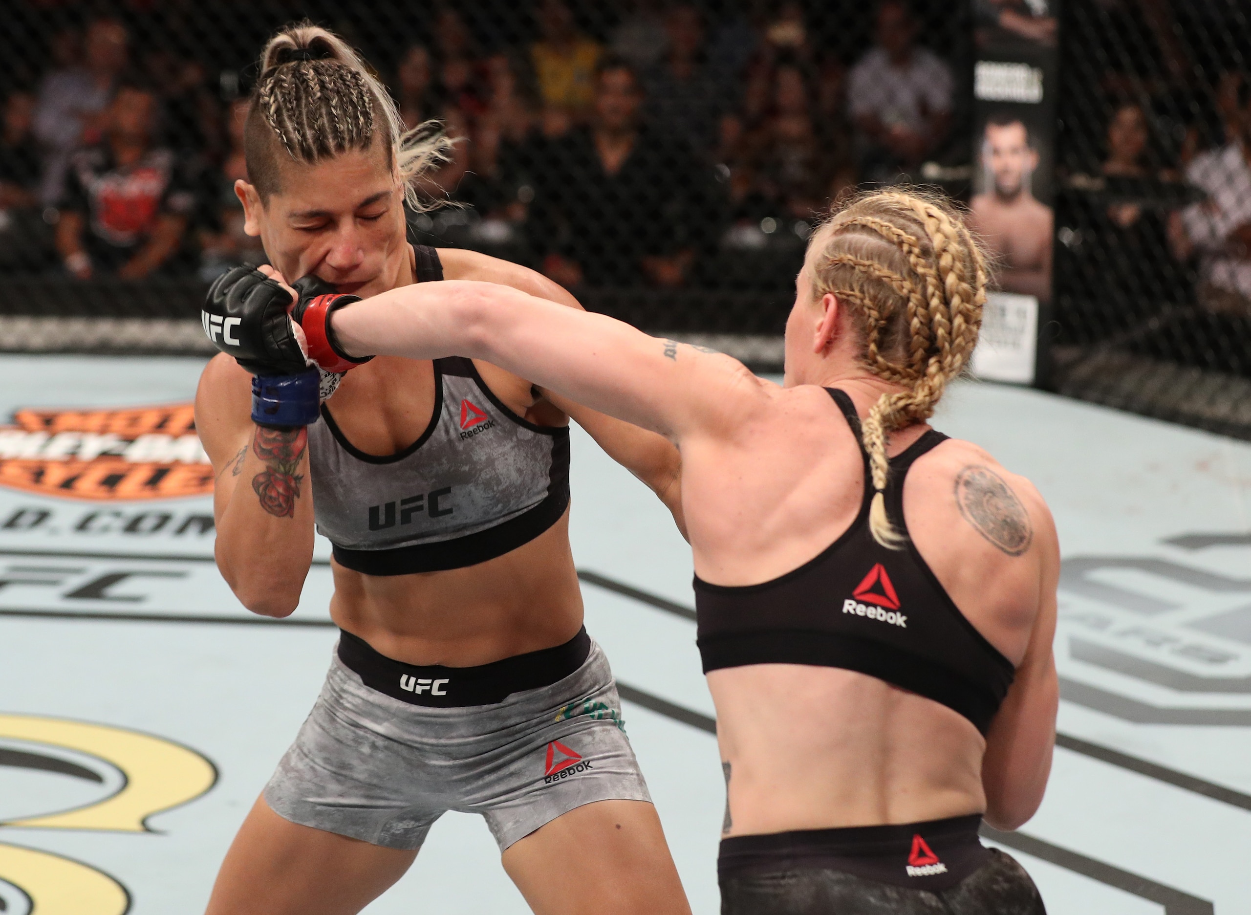 Shevchenko (right) hits Priscila Cachoeira