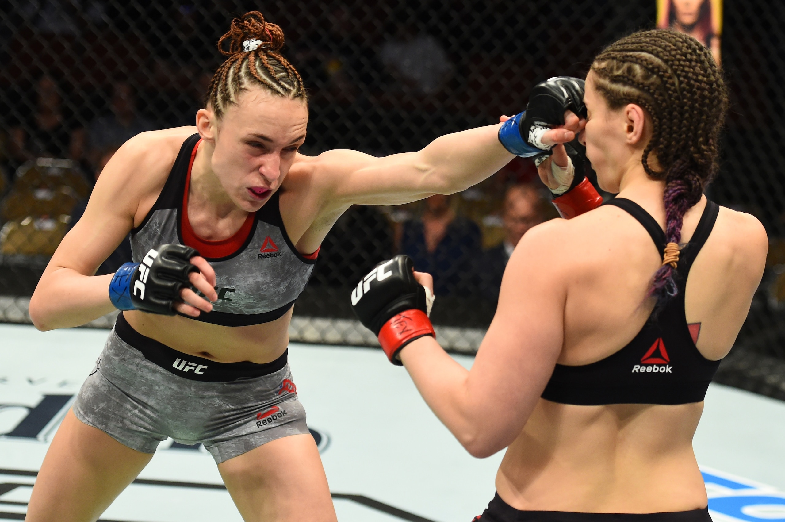 Lucie Pudilova (left) bested Sarah Moras on the evening's undercard