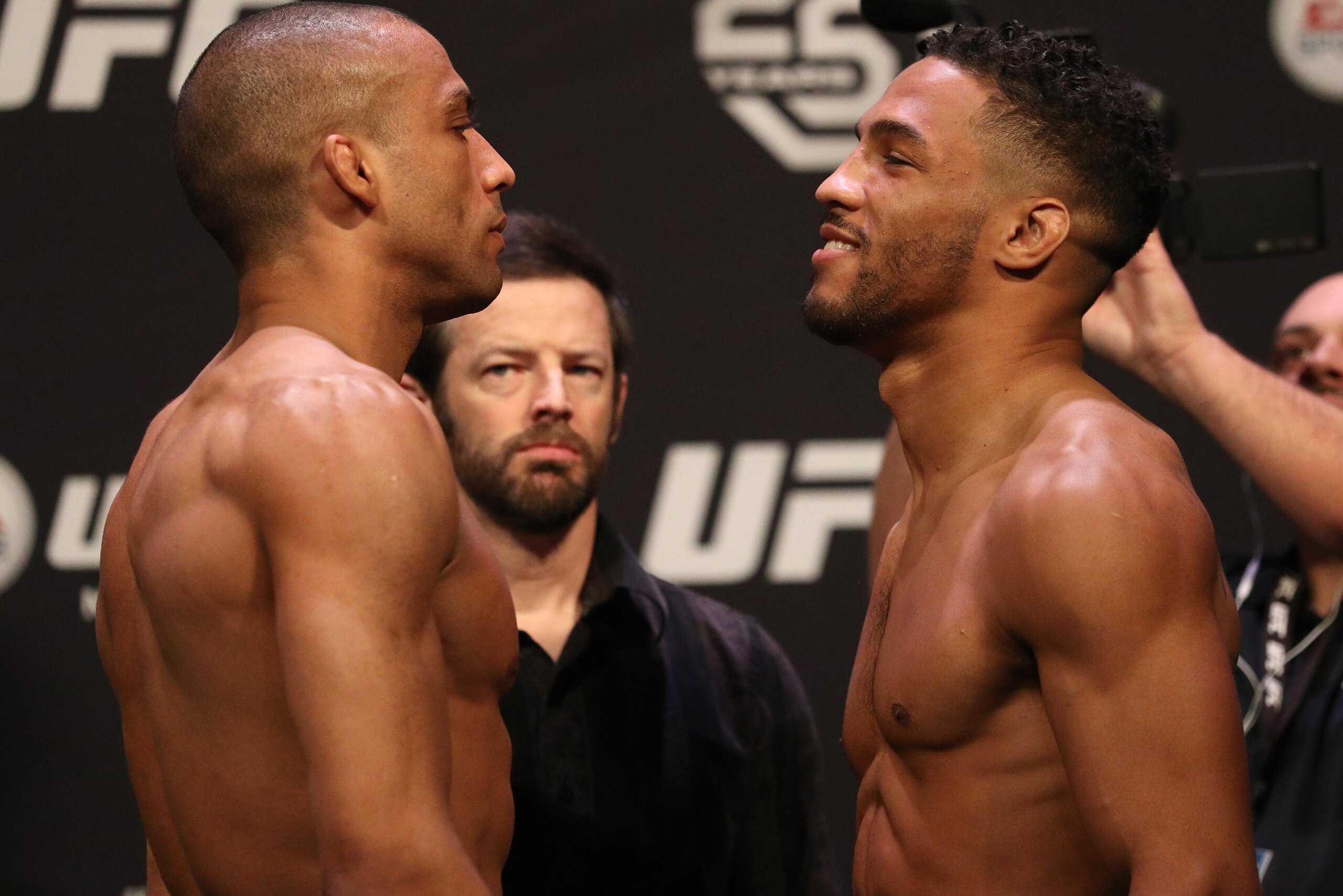 Edson Barboza (left) and Kevin Lee