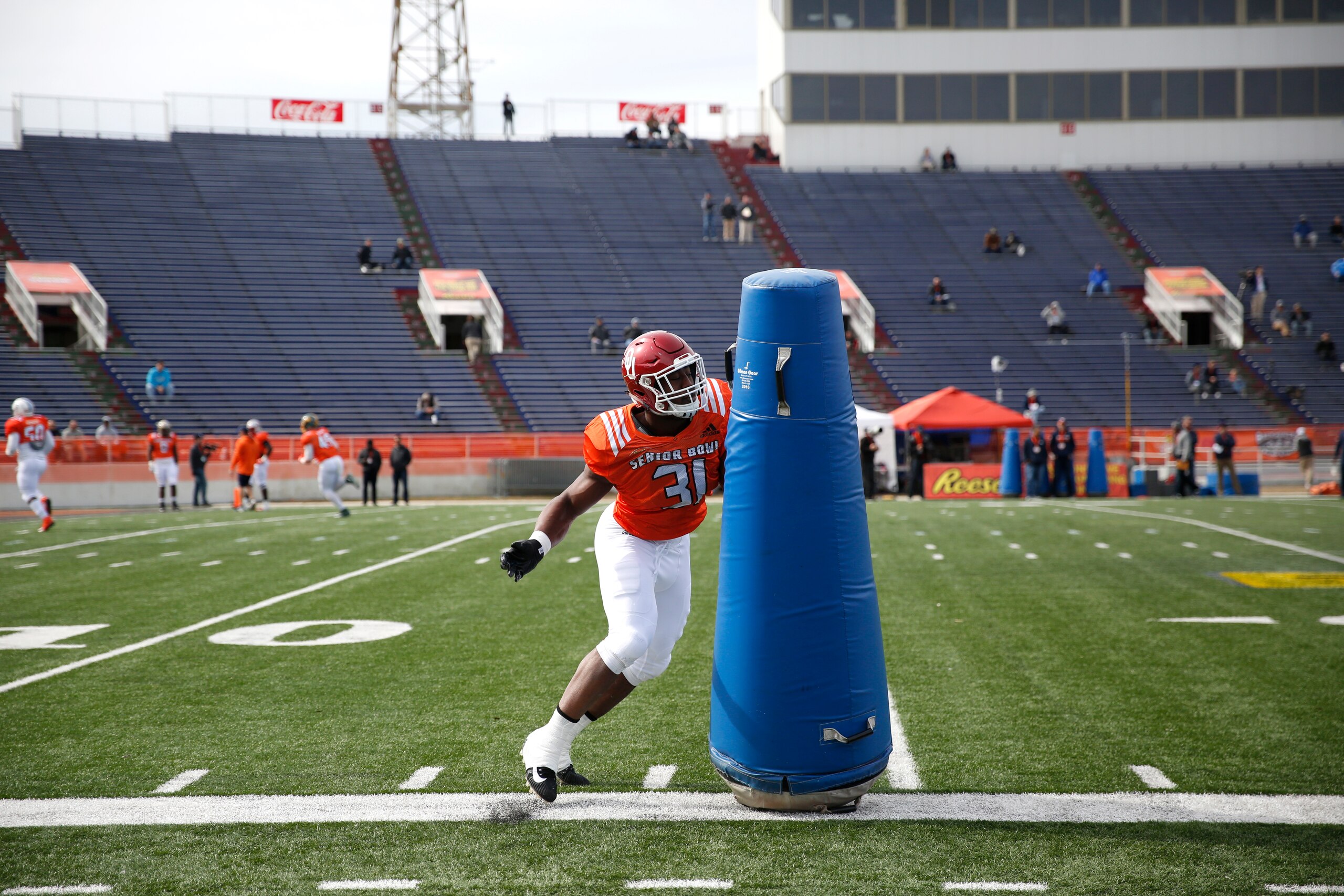 North squad defensive end Ogbonnia Okoronkwo of Oklahoma in action during the North teams practice for Saturday's Senior Bowl college football game in Mobile, Ala.,Wednesday, Jan. 24, 2018. (AP Photo/Brynn Anderson)