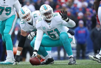 Los Angeles Chargers center Mike Pouncey