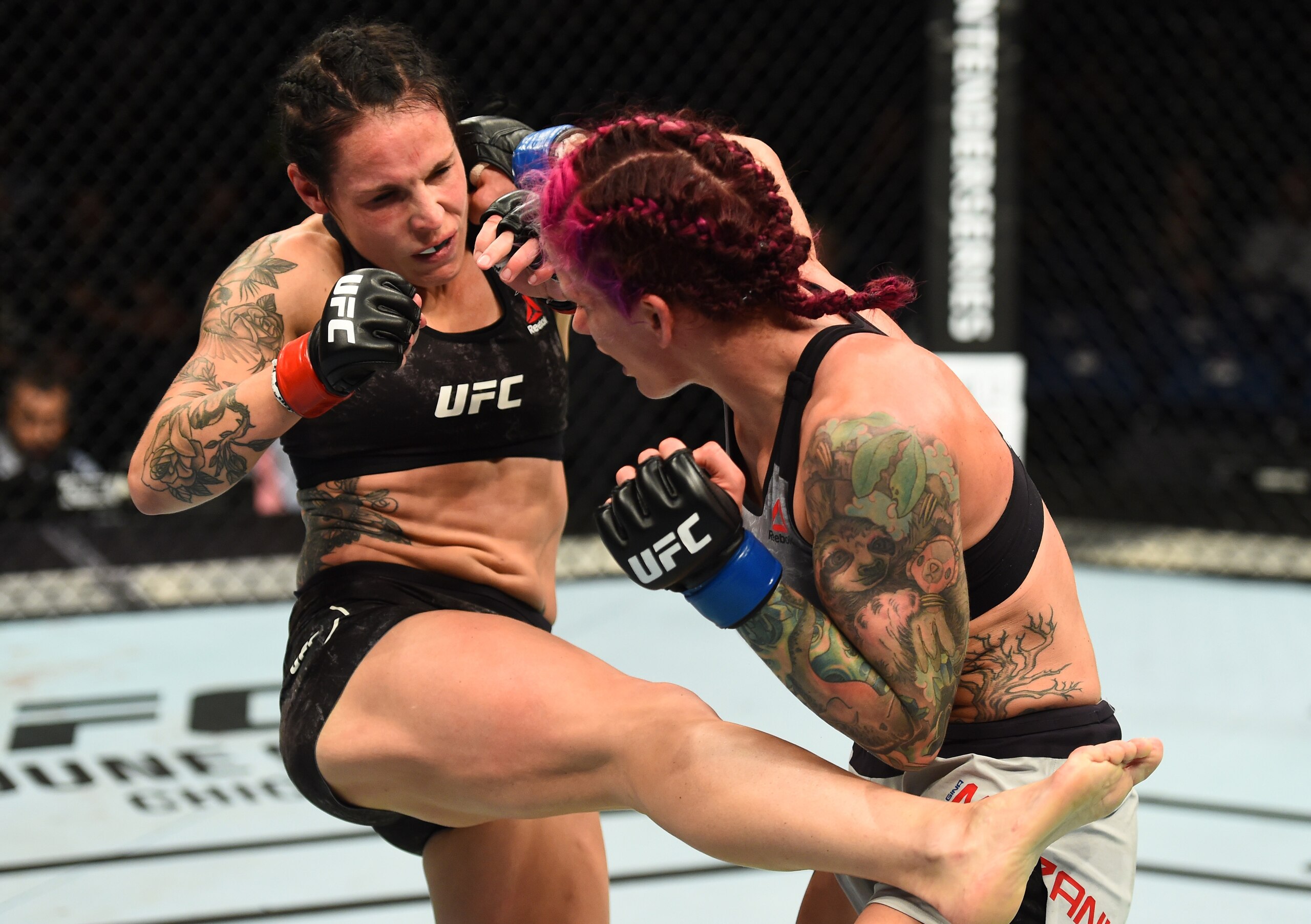 Lina Lansberg (left) defeated Gina Mazany on the prelim card.