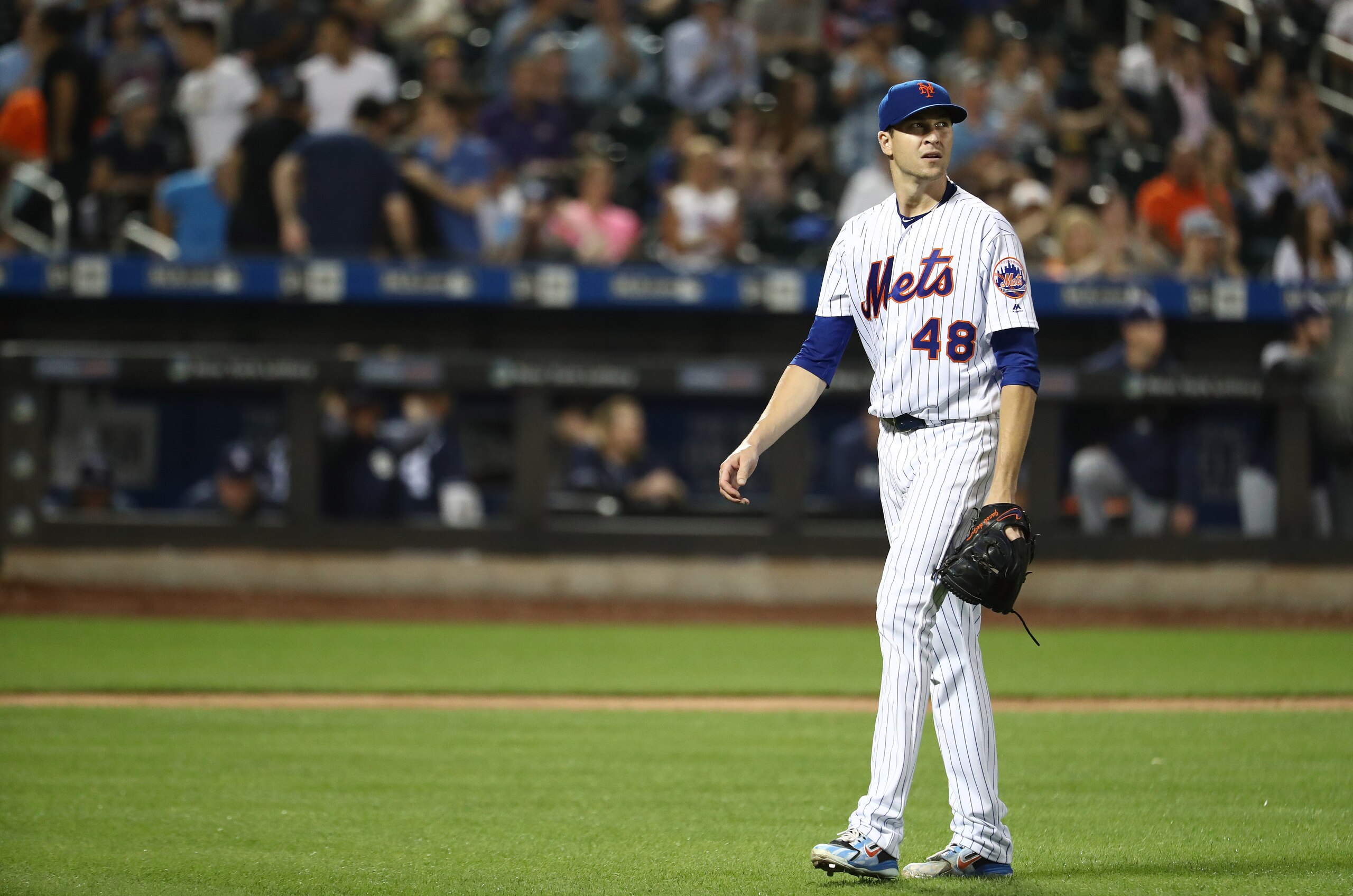 The Mets must decide whether to trade Jacob deGrom this week.