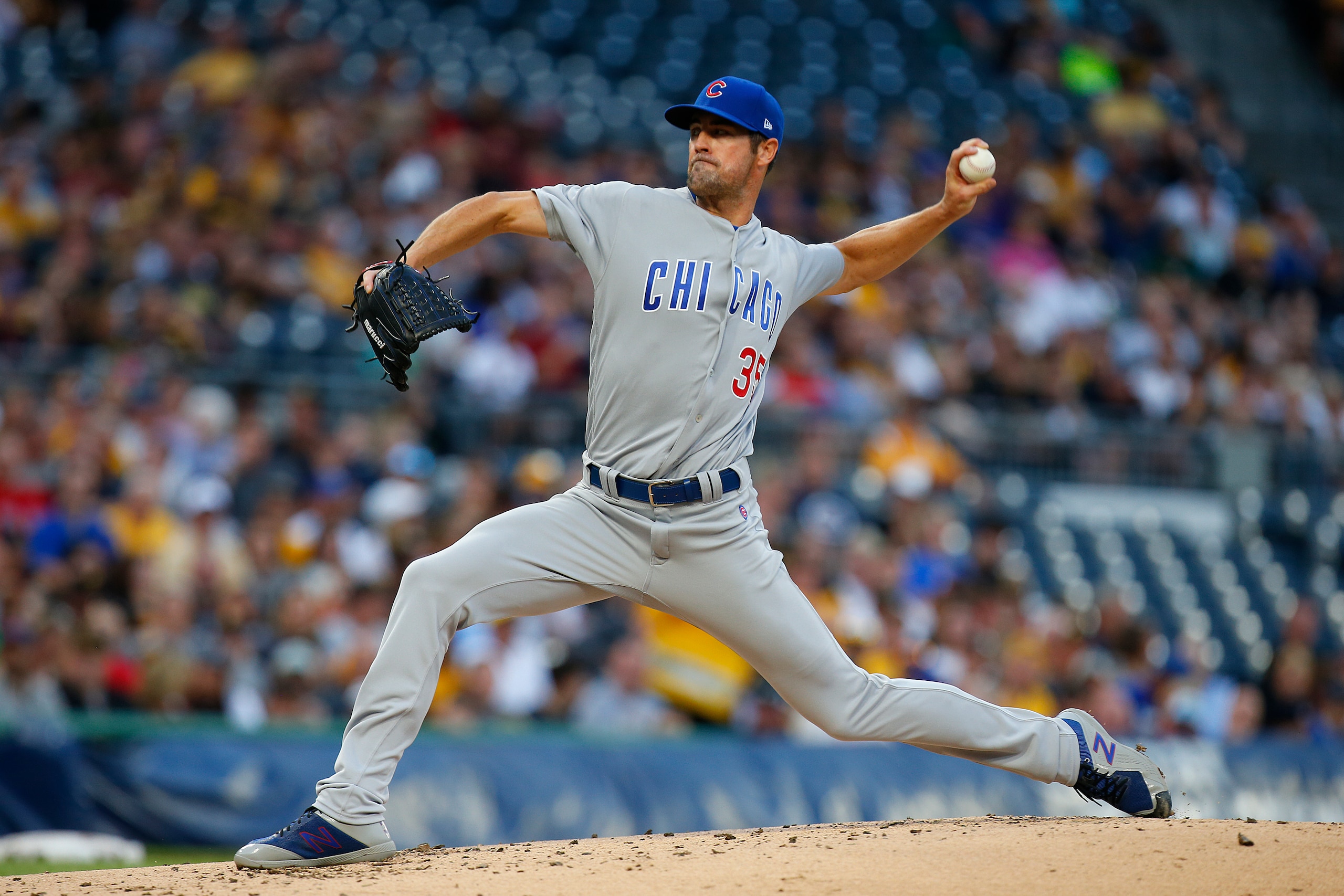 Cole Hamels made a promising debut for the Chicago Cubs.