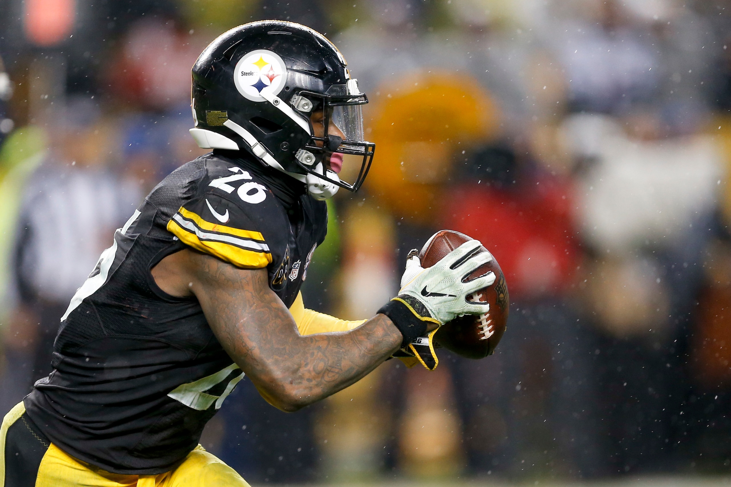 When will Le'Veon Bell rejoin the Steelers?