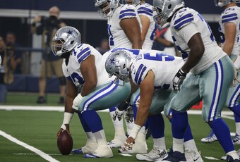 Dallas Cowboys center Joe Looney