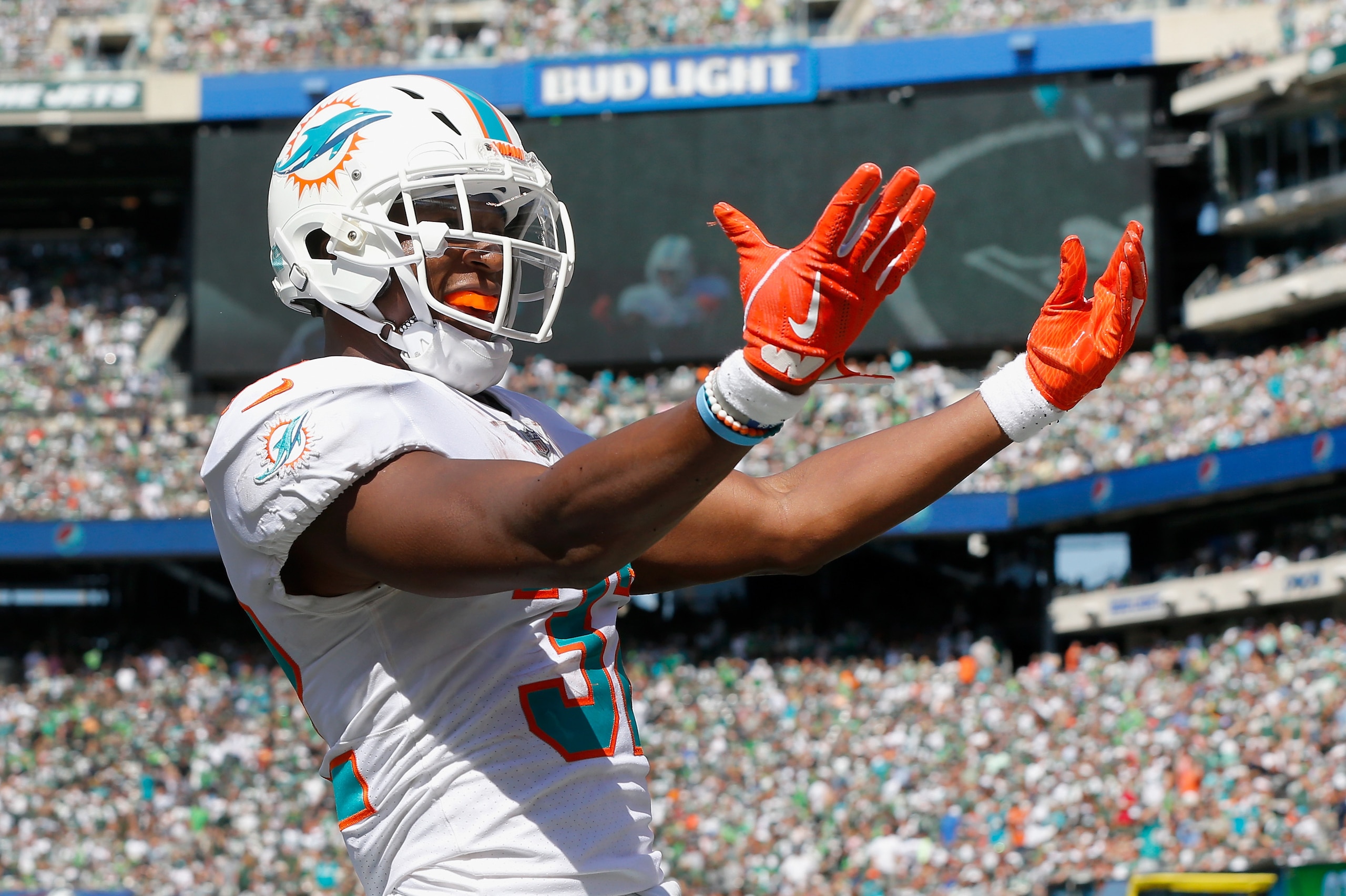 It's hard to tell if the Dolphins fully trust Kenyan Drake.