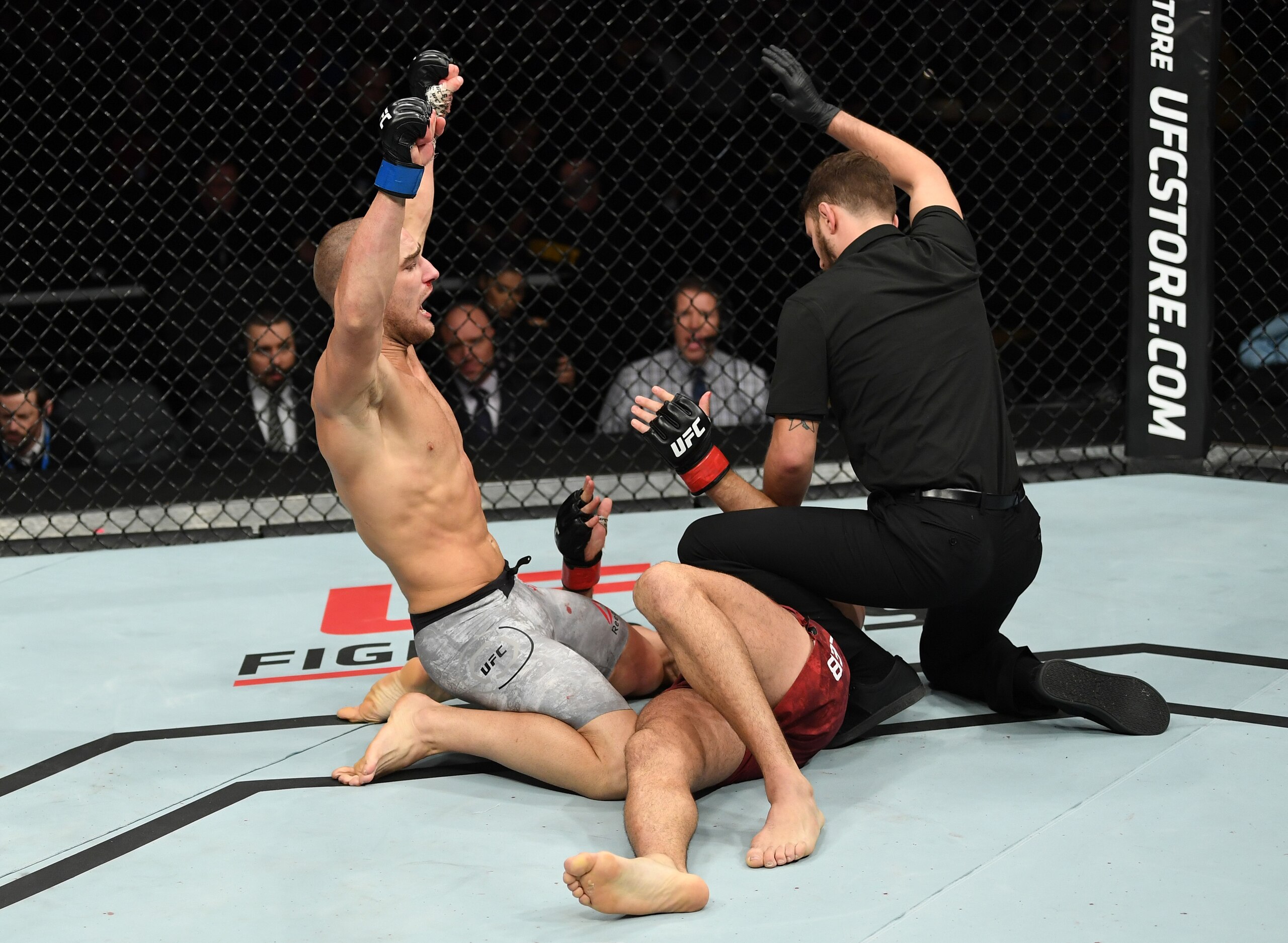 Sean Strickland defeated Nordine Taleb by TKO.