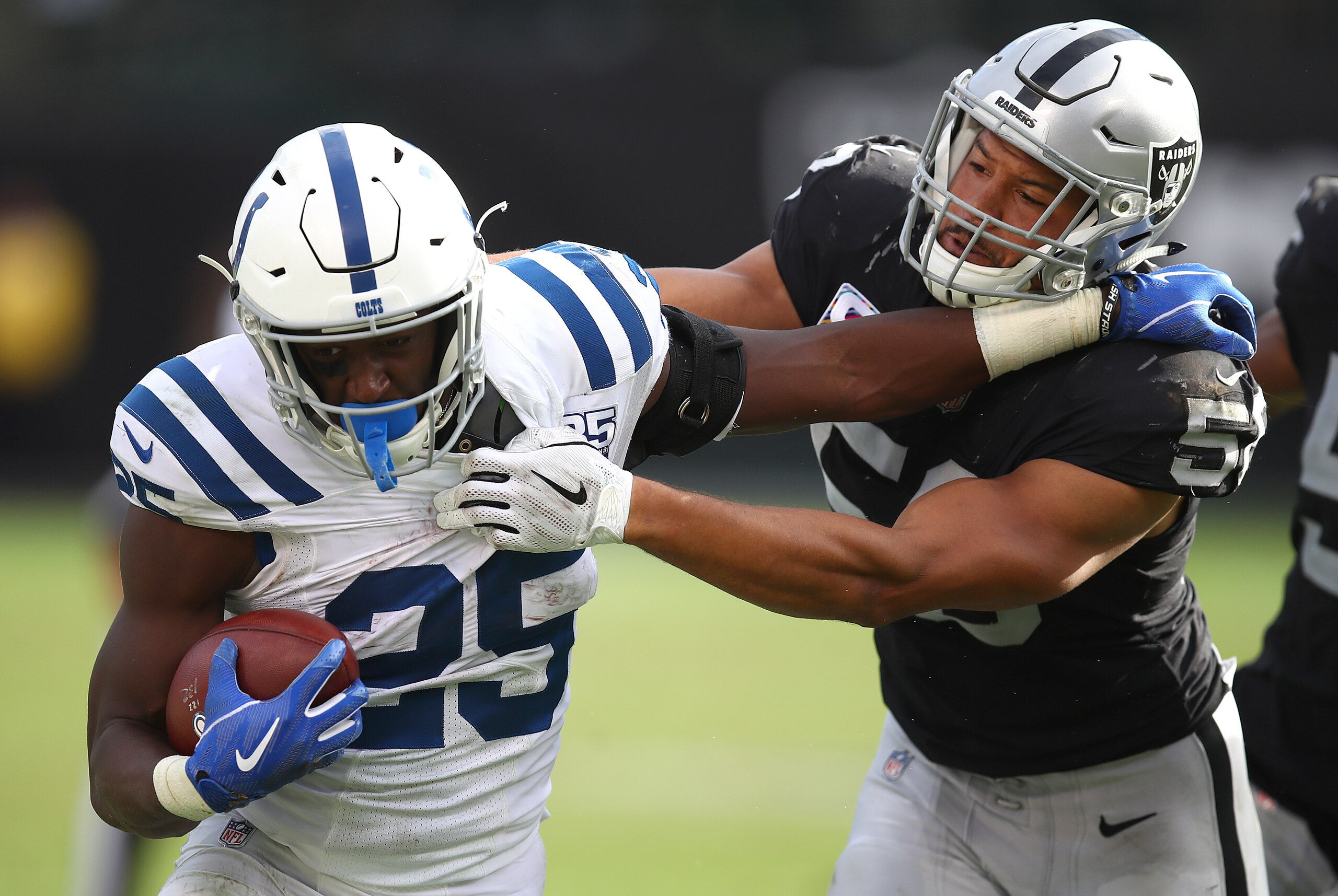 The Raiders had no answers for Marlon Mack.