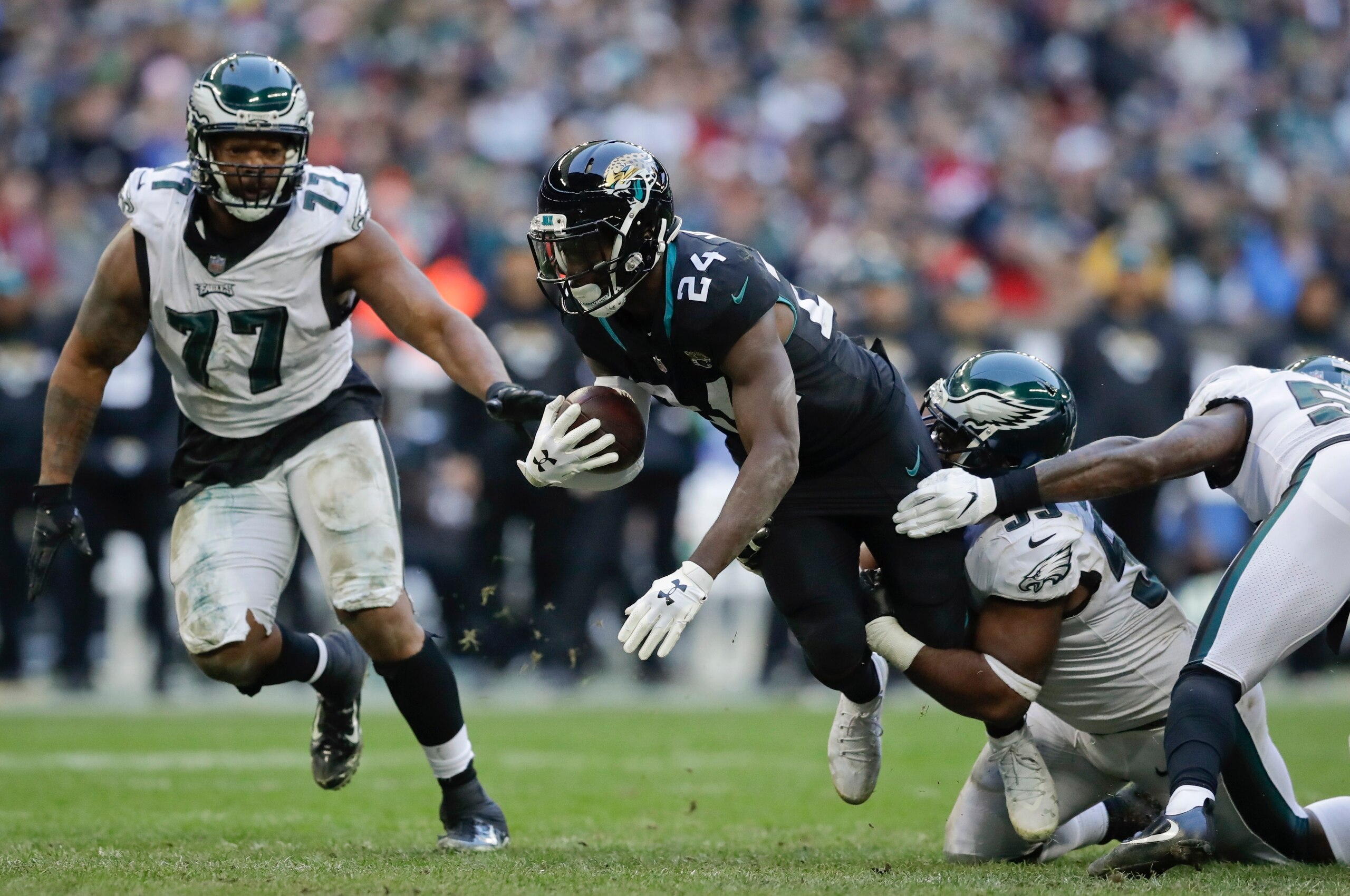 T.J. Yeldon and Carlos Hyde struggled to run it against the Eagles.