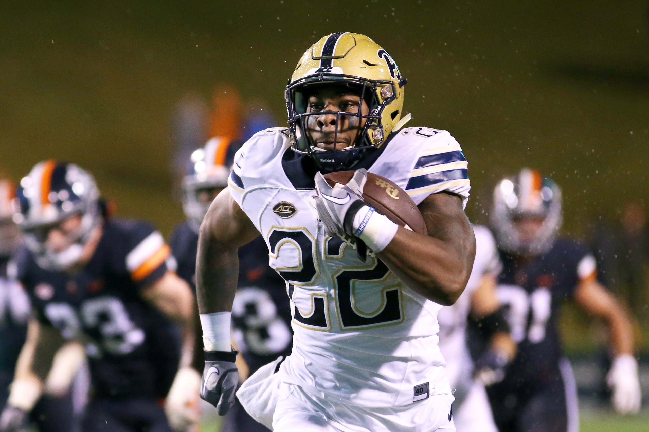 Pitt RB Darrin Hall