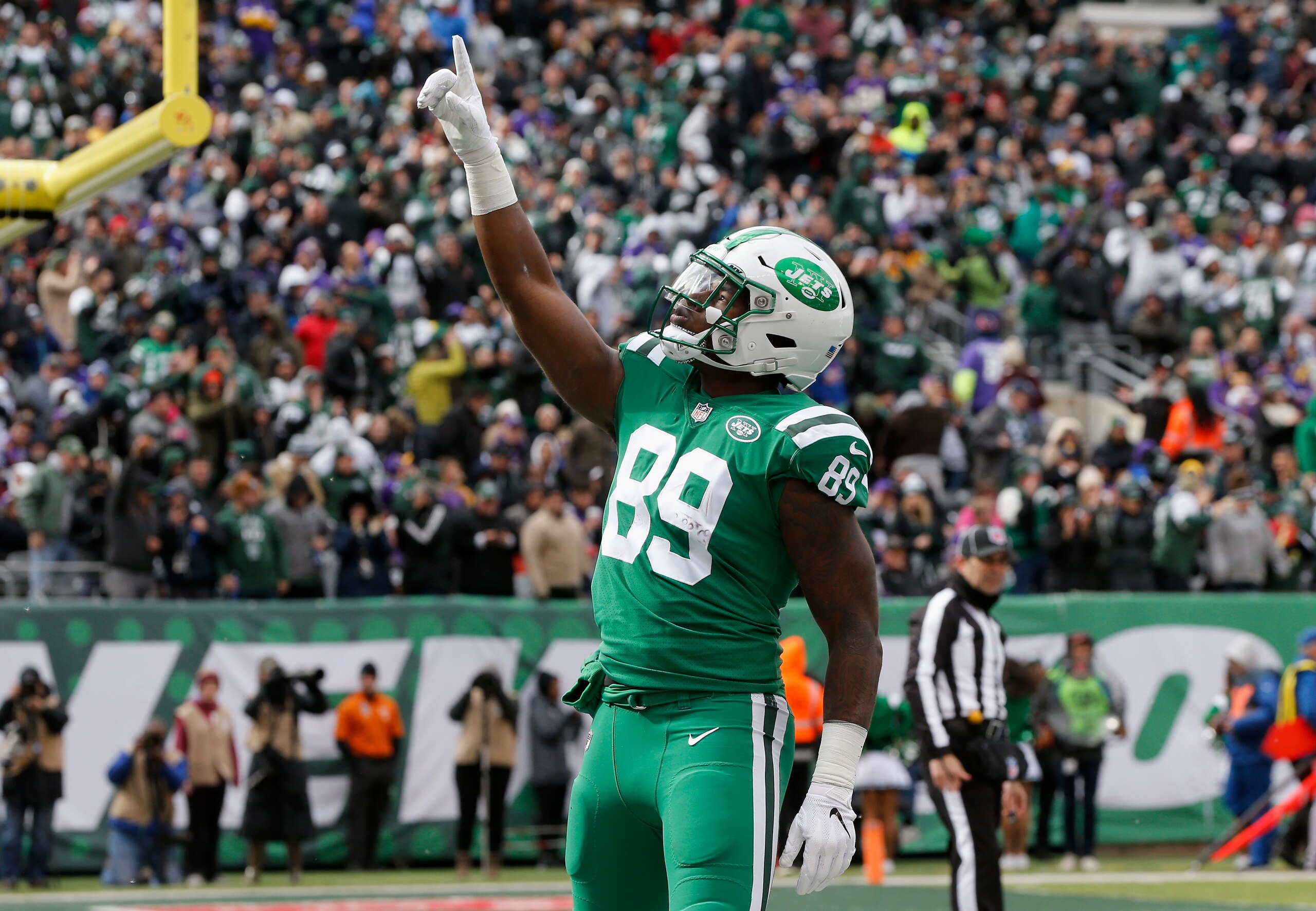 Chris Herndon is turning into one of Sam Darnold's most reliable targets. Chris Herndon is turning into one of Sam Darnold's most reliable targets.