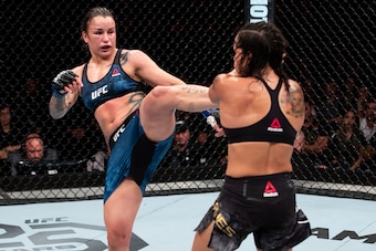 Raquel Pennington (left) Raquel Pennington (left)