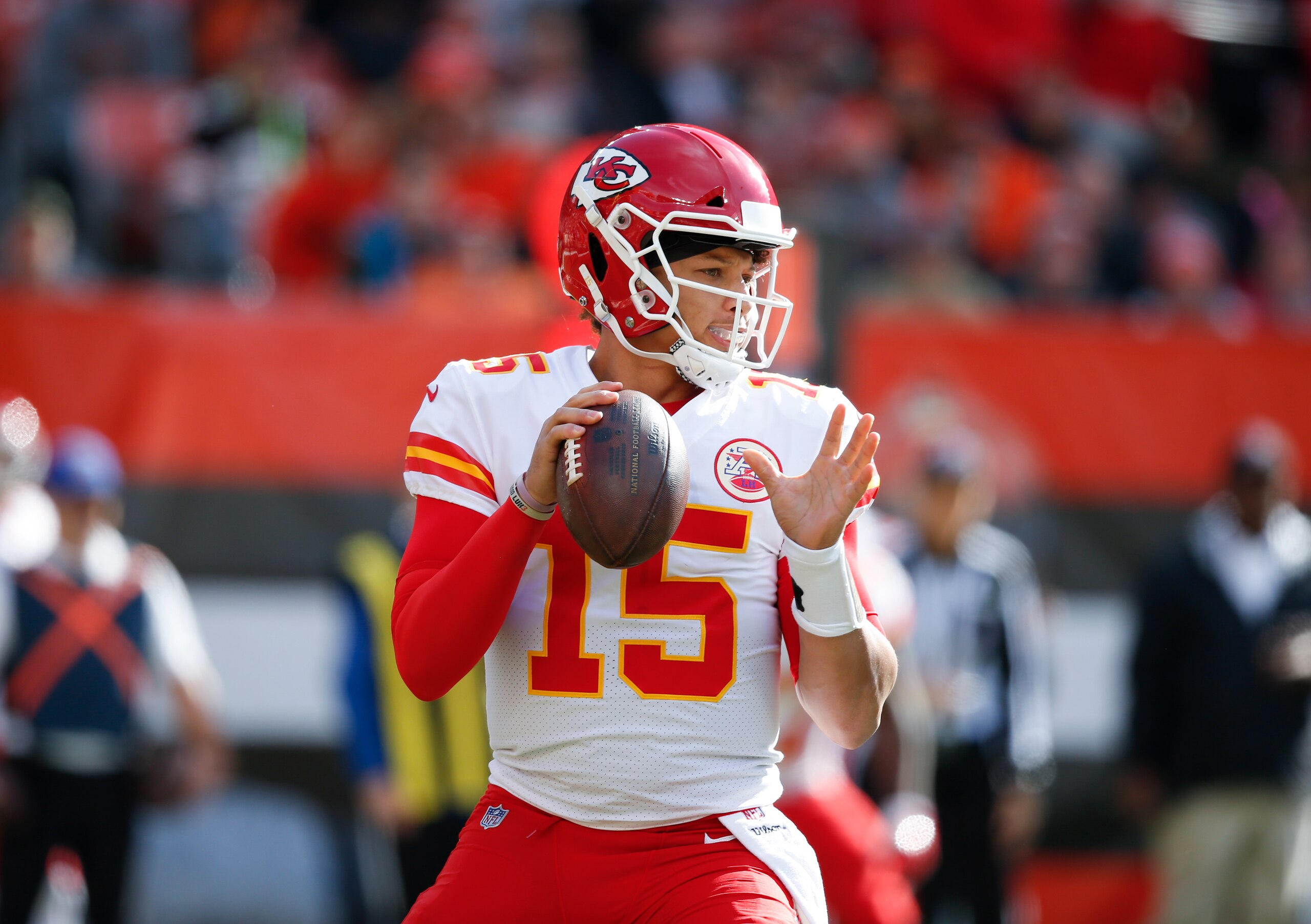 Patrick Mahomes and the Chiefs have a showdown with the Rams on Monday.