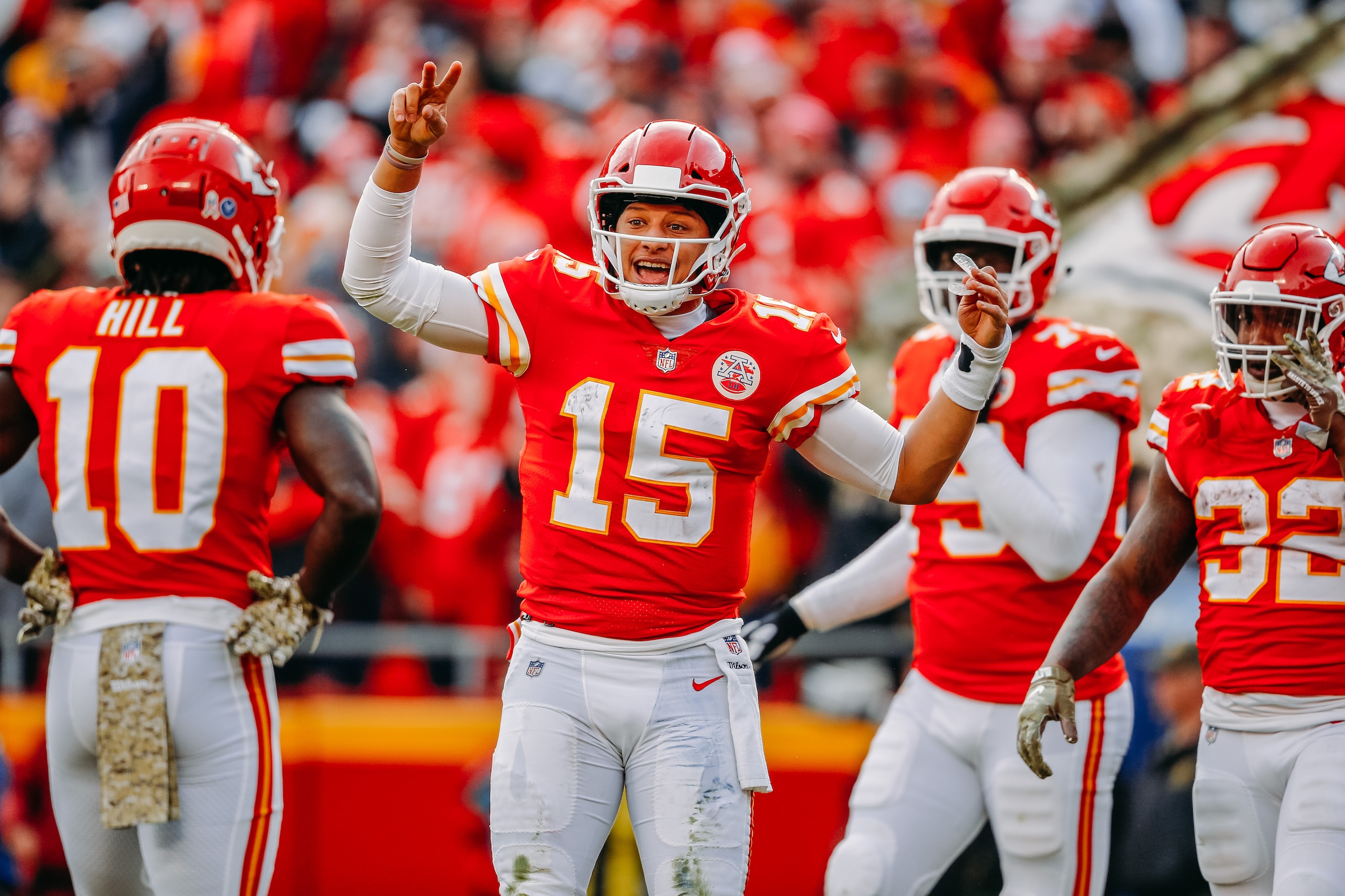 Patrick Mahomes and the Chiefs should go big in Oakland.