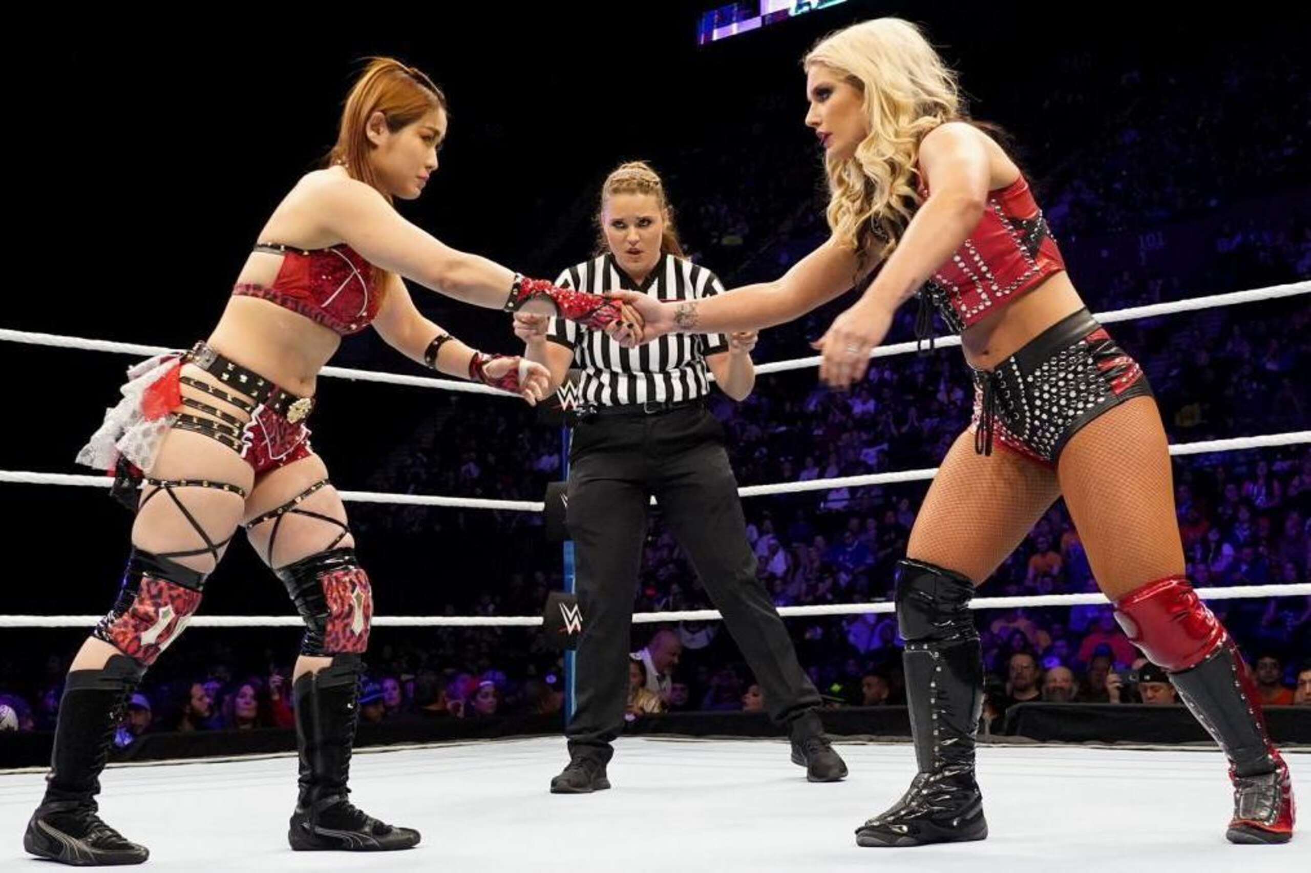 Io Shirai and Toni Storm in the final round of the Mae Young Classic.