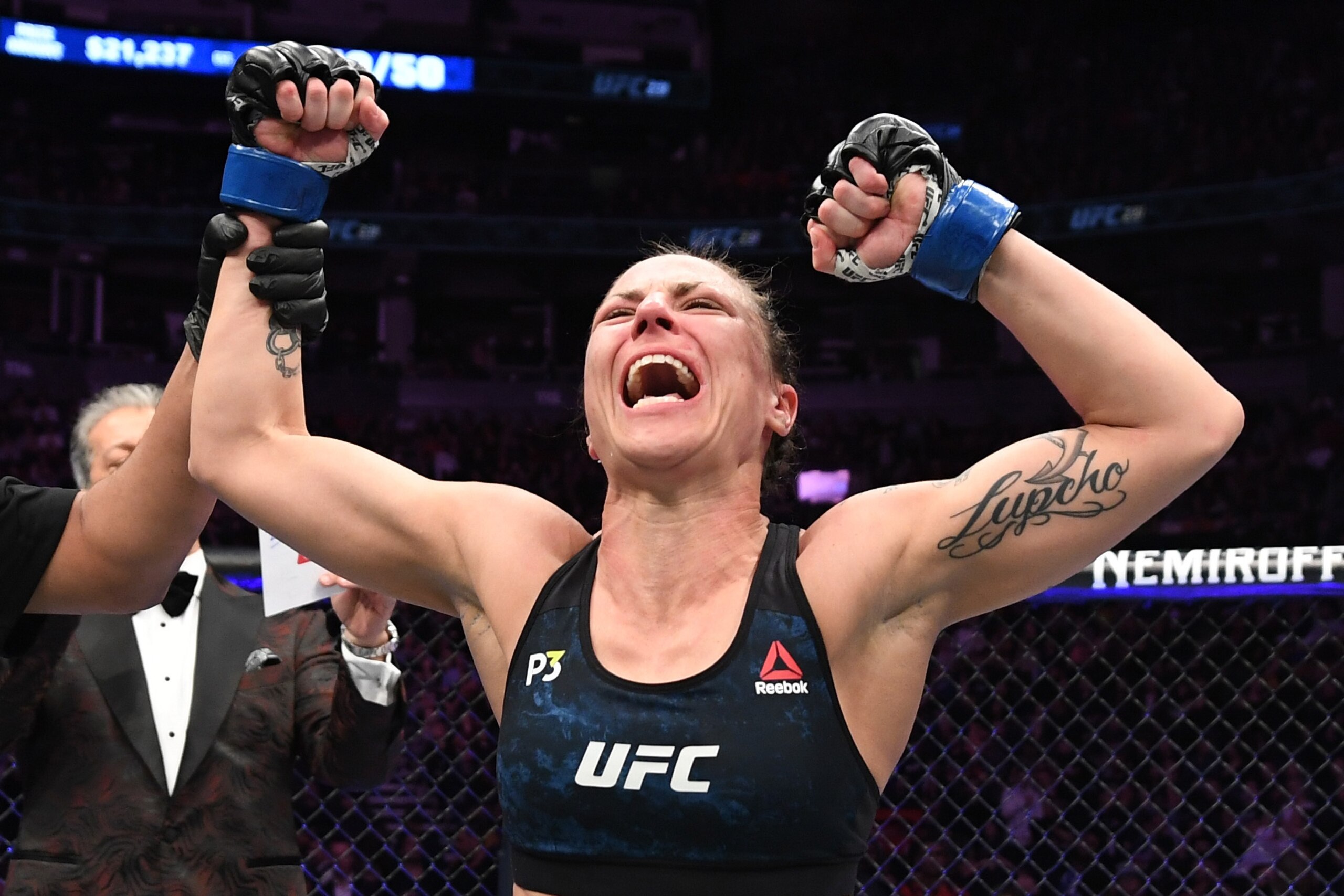 Nina Ansaroff defeated Claudia Gadelha on the evening's undercard.