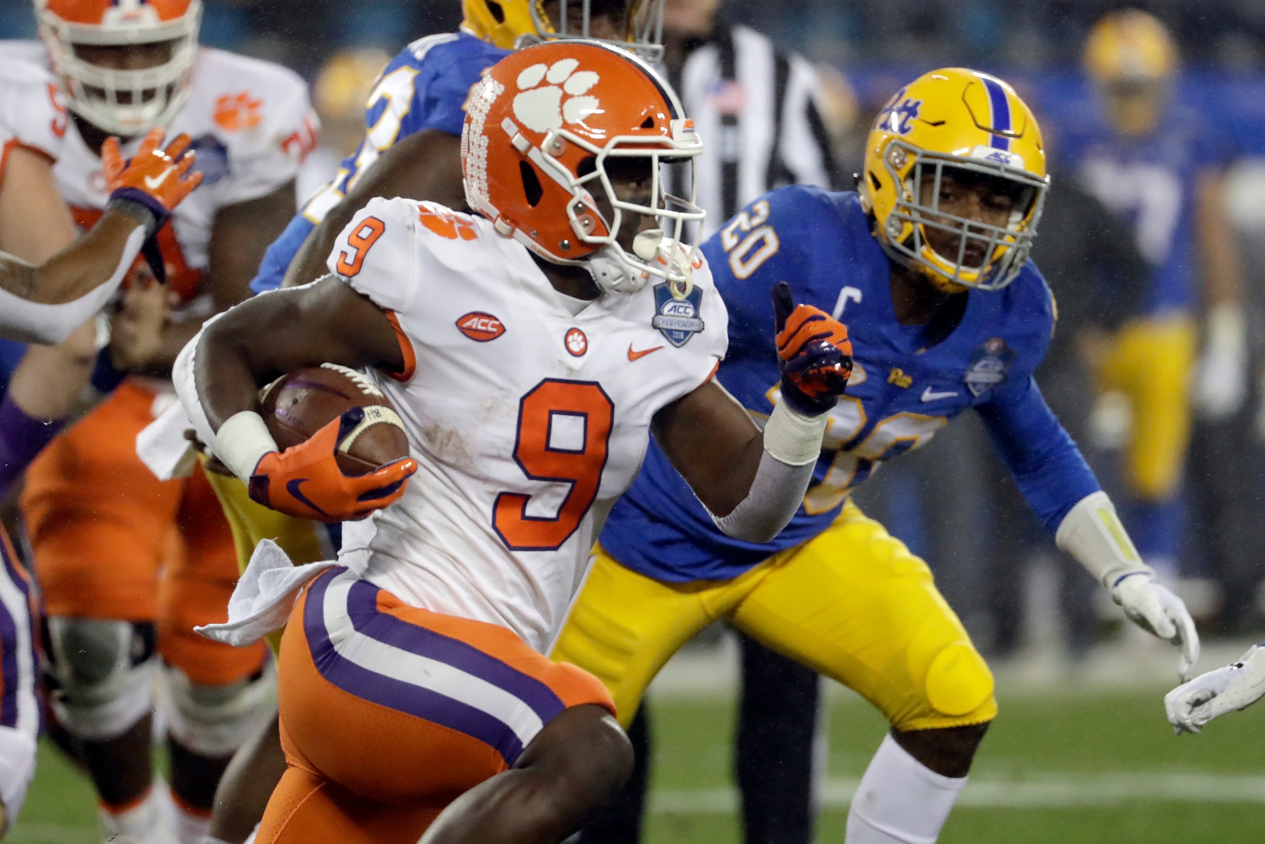 Clemson RB Travis Etienne Clemson RB Travis Etienne