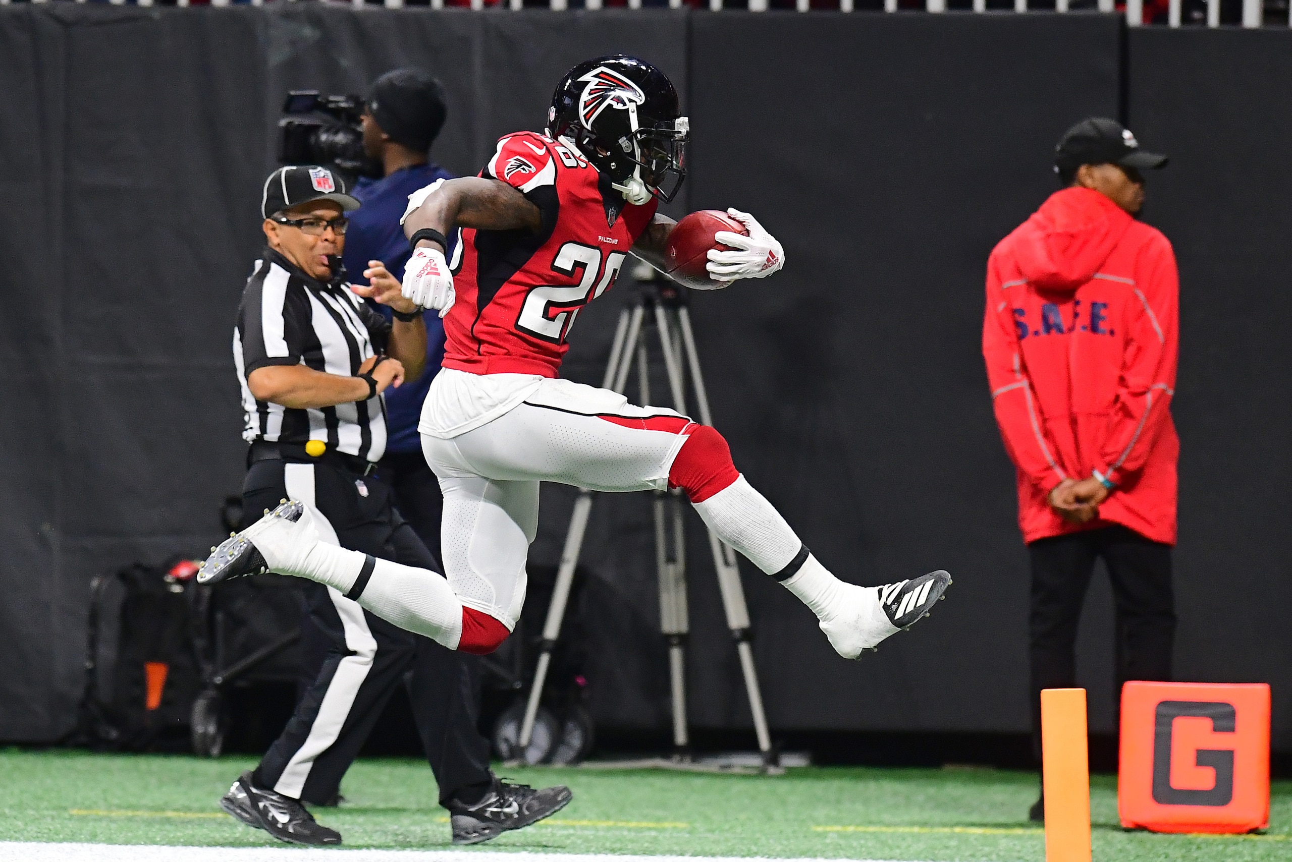 Tevin Coleman crushed the Arizona Cardinals in Week 15.