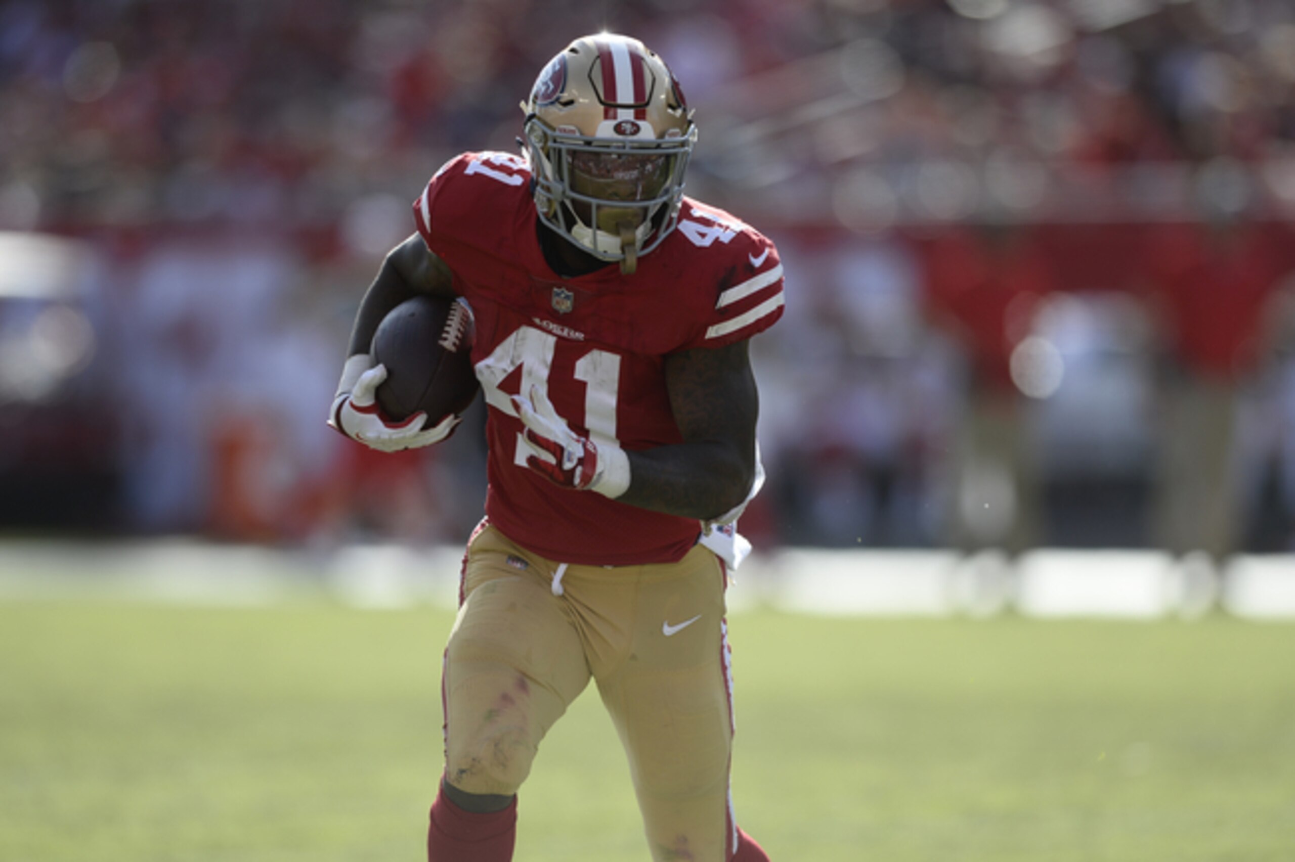 Without Matt Breida, the 49ers should take an extended look at Jeff Wilson Jr.