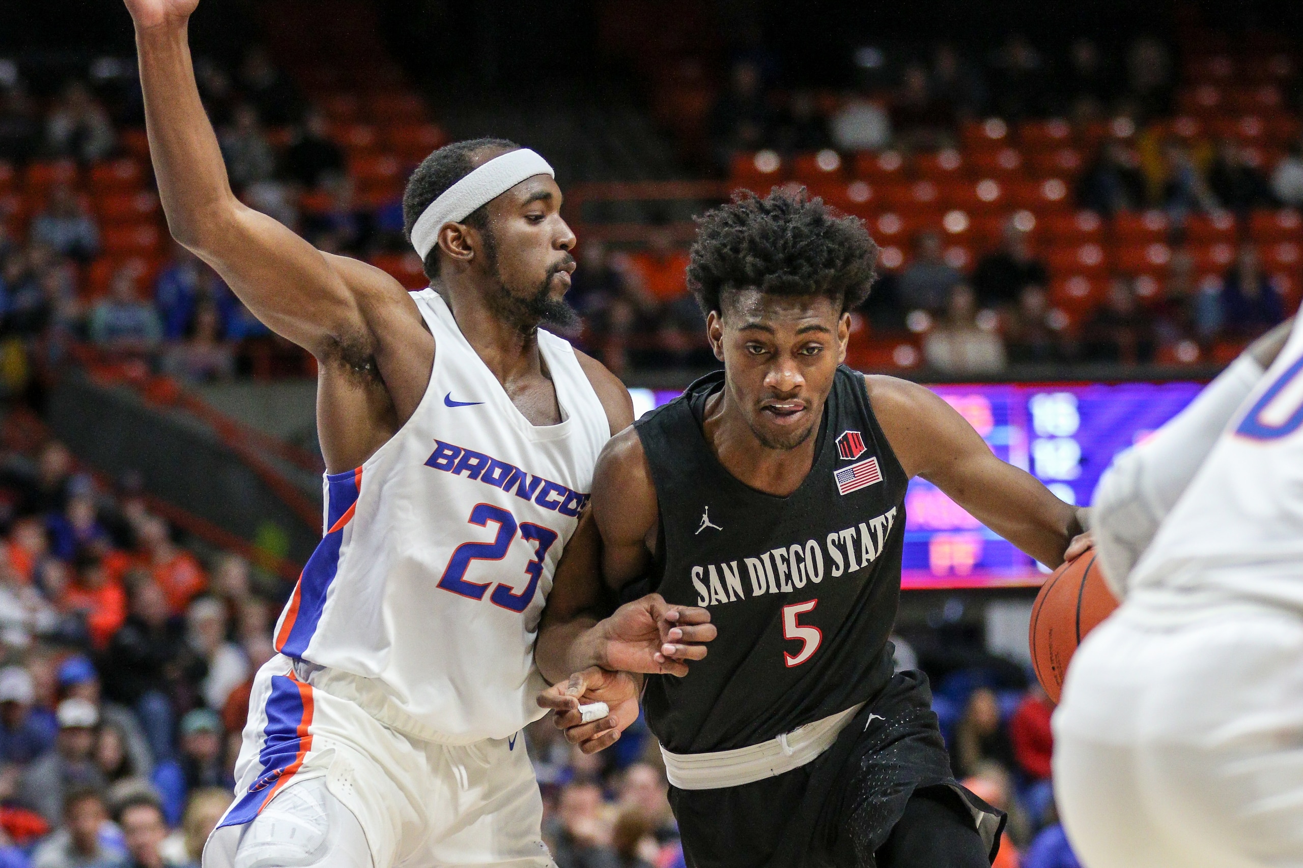 Jalen McDaniels (right) Jalen McDaniels (right)