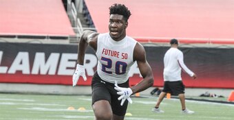 5-star defensive end Chris Braswell