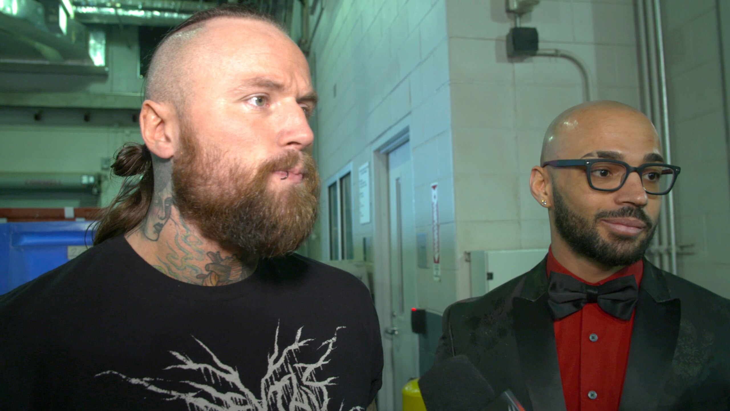 Ricochet is even conveniently wearing red.