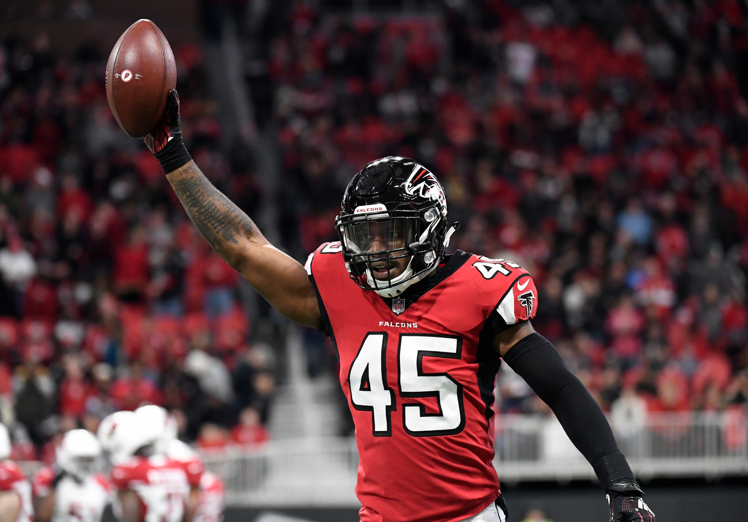 Atlanta Falcons linebacker Deion Jones
