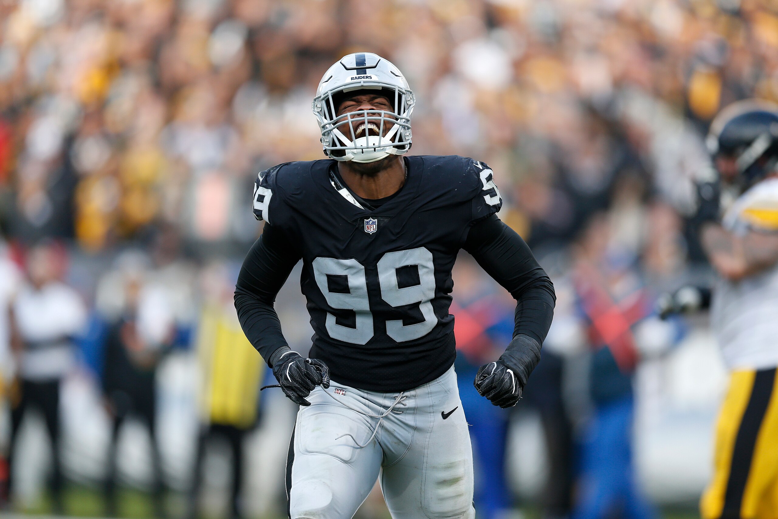 Oakland Raiders defensive end Arden Key Oakland Raiders defensive end Arden Key