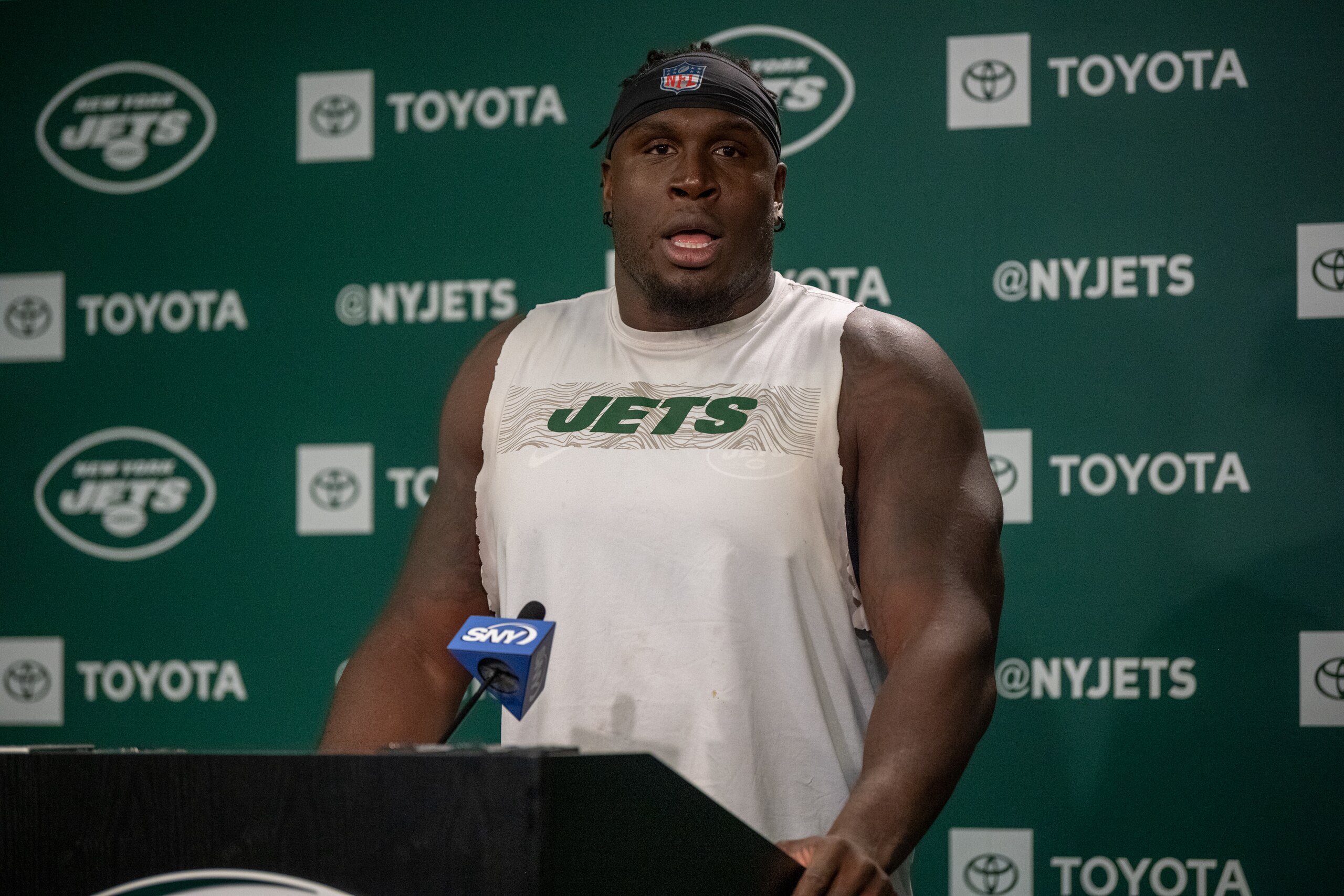 New York Jets center Jonotthan Harrison