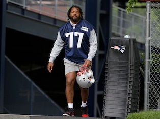 New England Patriots defensive end Michael Bennett