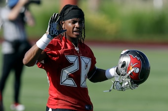 Tampa Bay Buccaneers cornerback Vernon Hargreaves III
