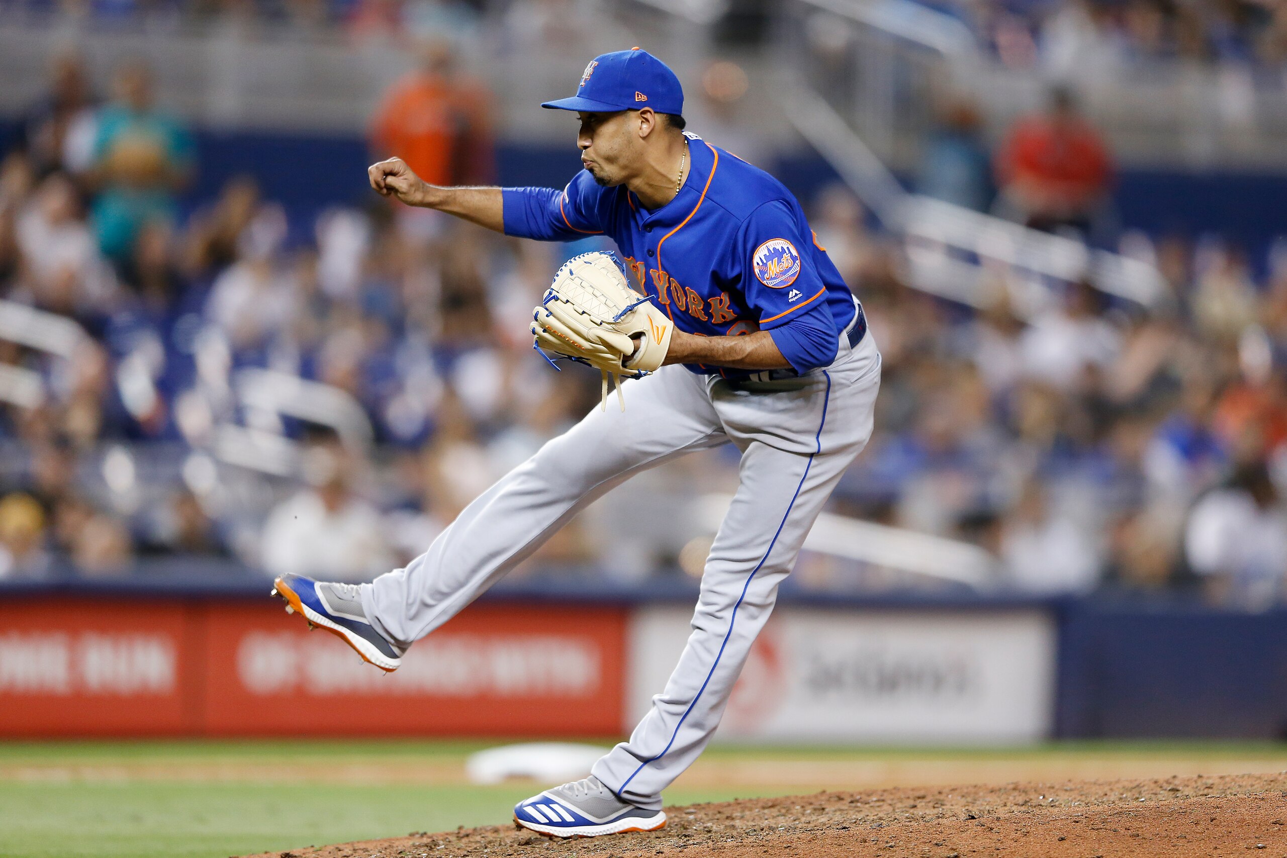 Adding Edwin Diaz to the Dodgers' bullpen would turn their biggest area of improvement into a strength.